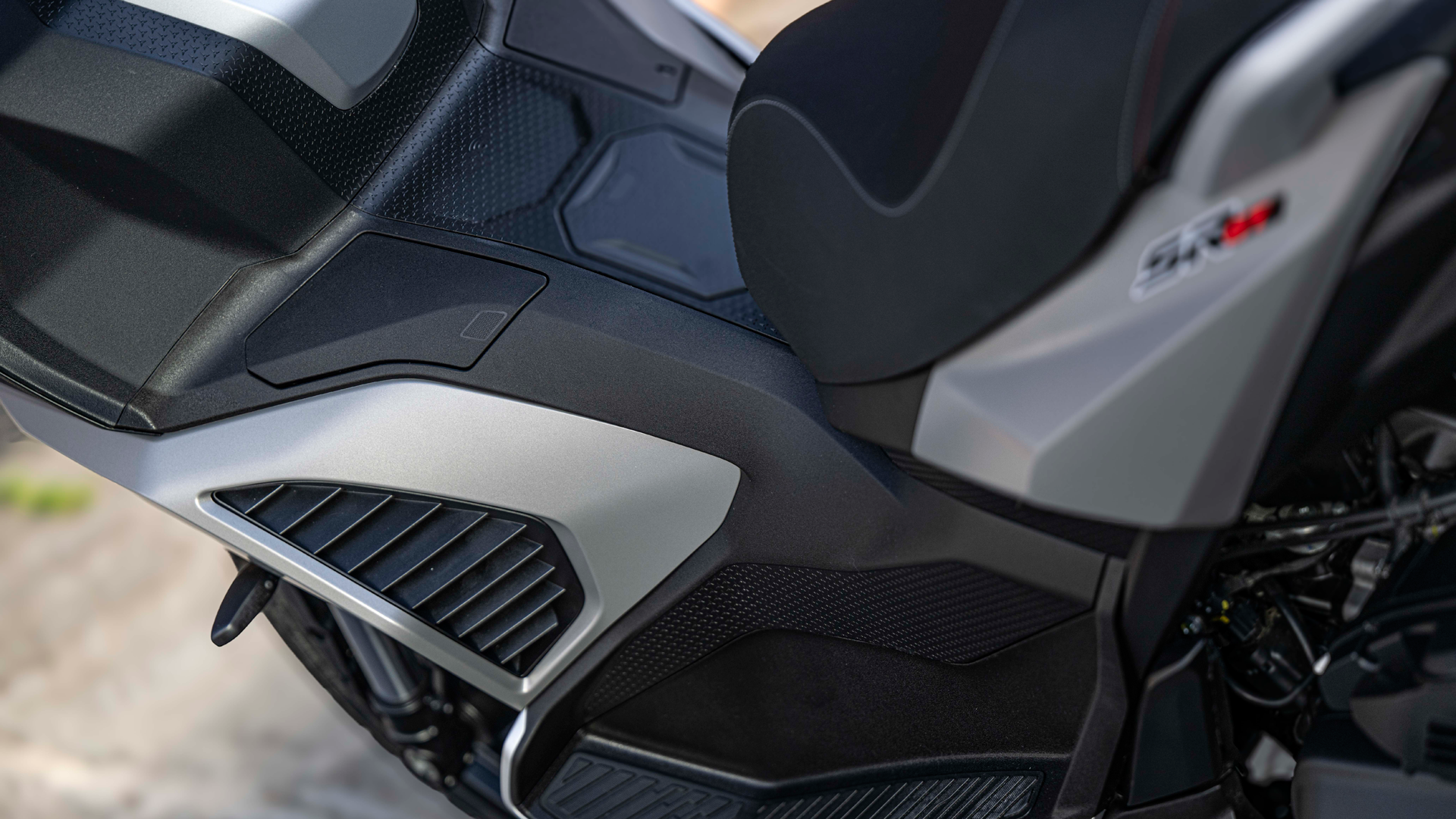 Aprilia SR GT 400 2026 Detalles (25)