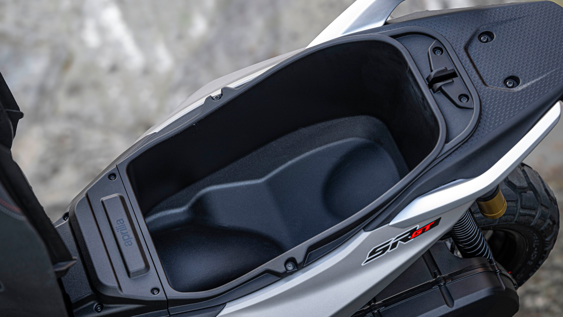 Aprilia SR GT 400 2026 Detalles (36)