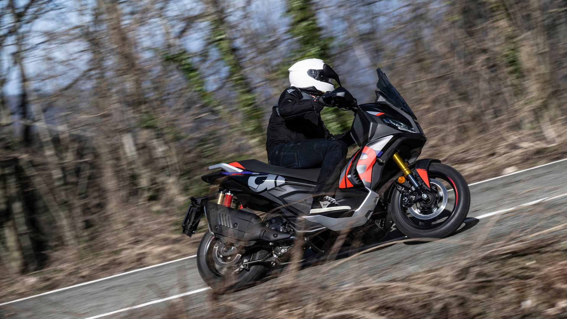 Aprilia SR GT 400 2025 Accion (17)