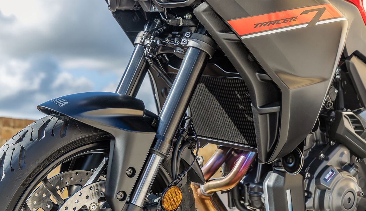 Yamaha Tracer7 YAMT detalles (2)