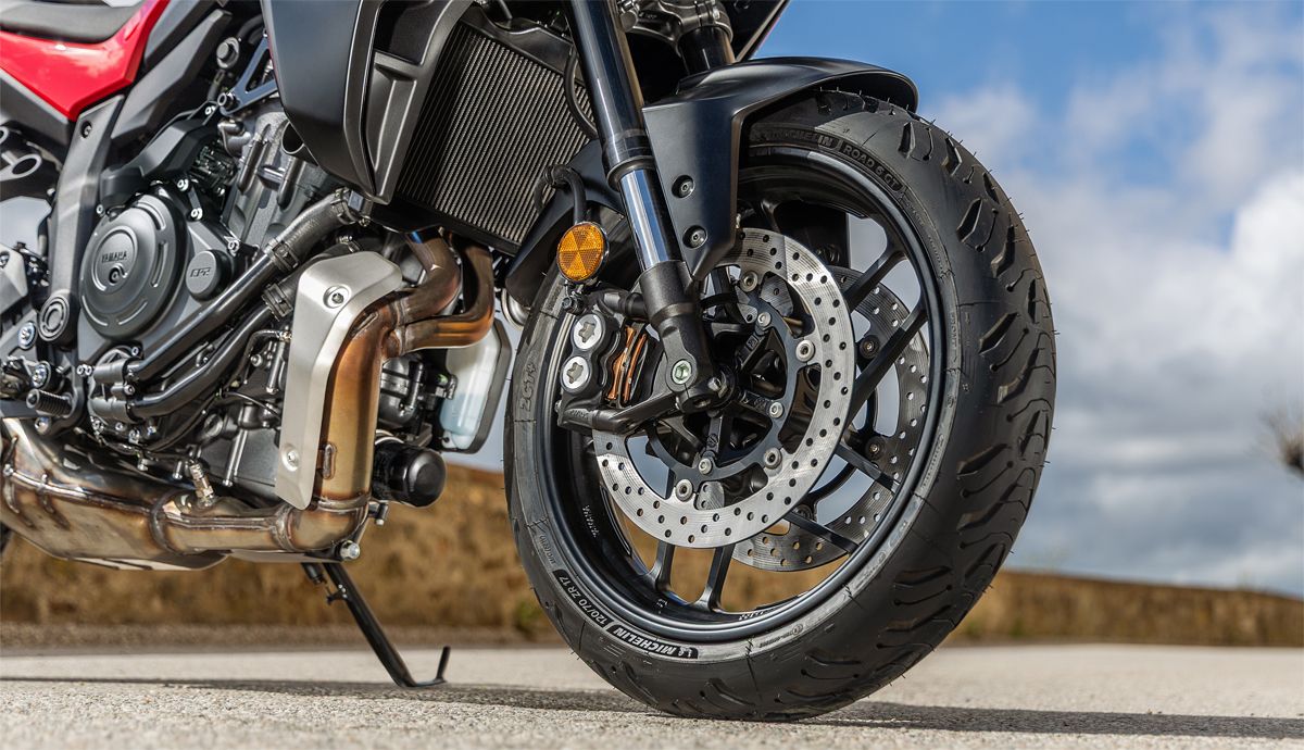 Yamaha Tracer7 YAMT detalles (8)