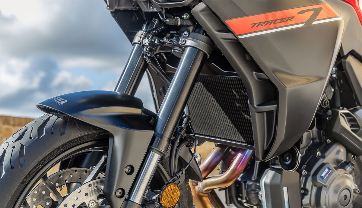Yamaha Tracer7 YAMT detalles (2)