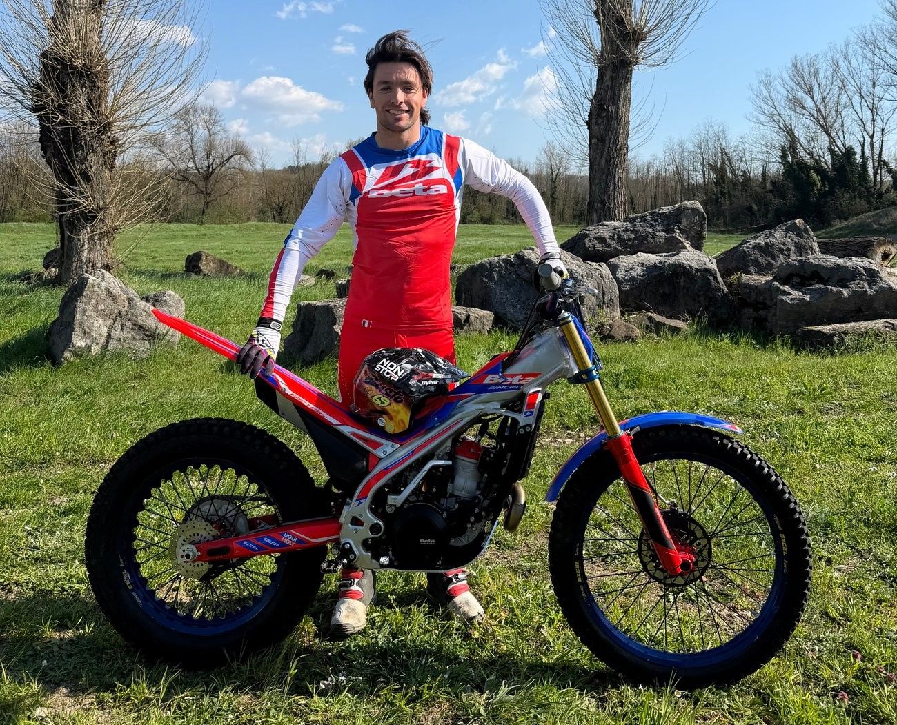 Jaime Busto ficha con Beta