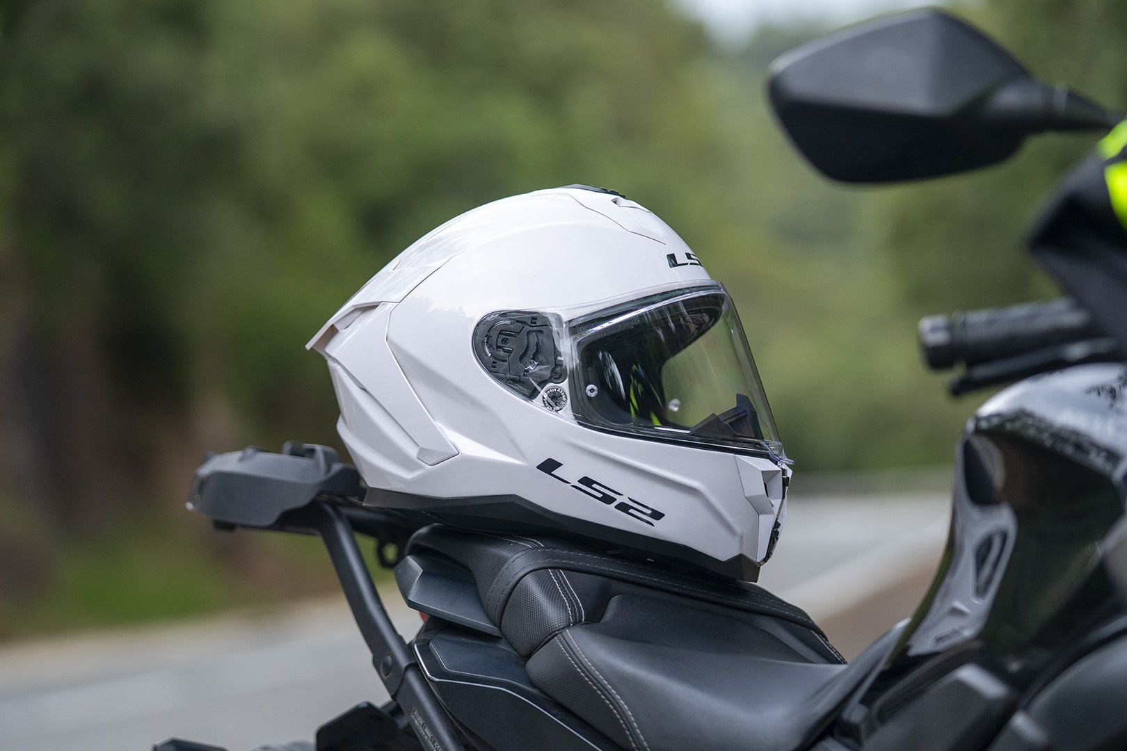 LS2 Challenger II, un casco touring de alto rendimiento.