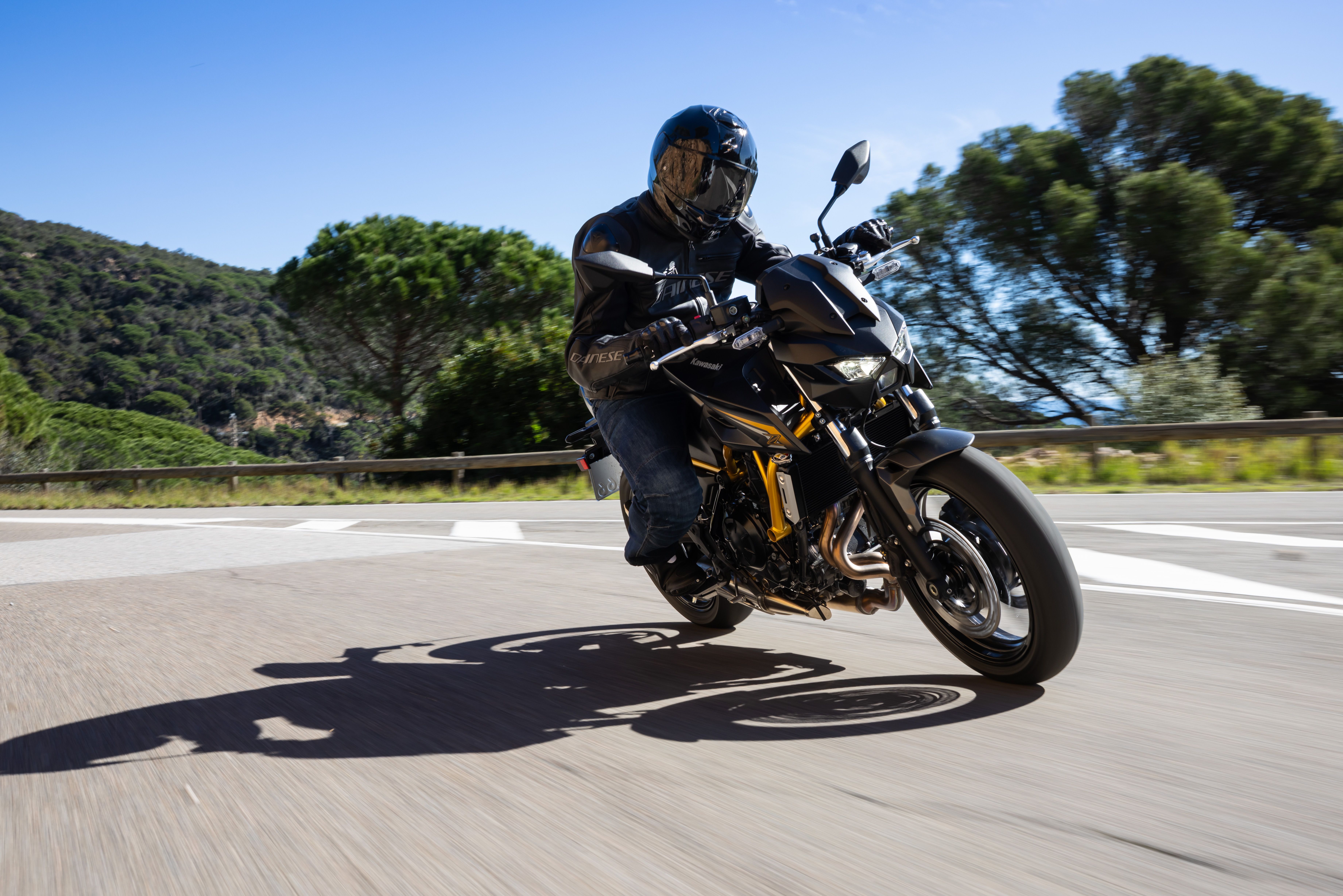 Kawasaki Z650S 2026 accion (19)