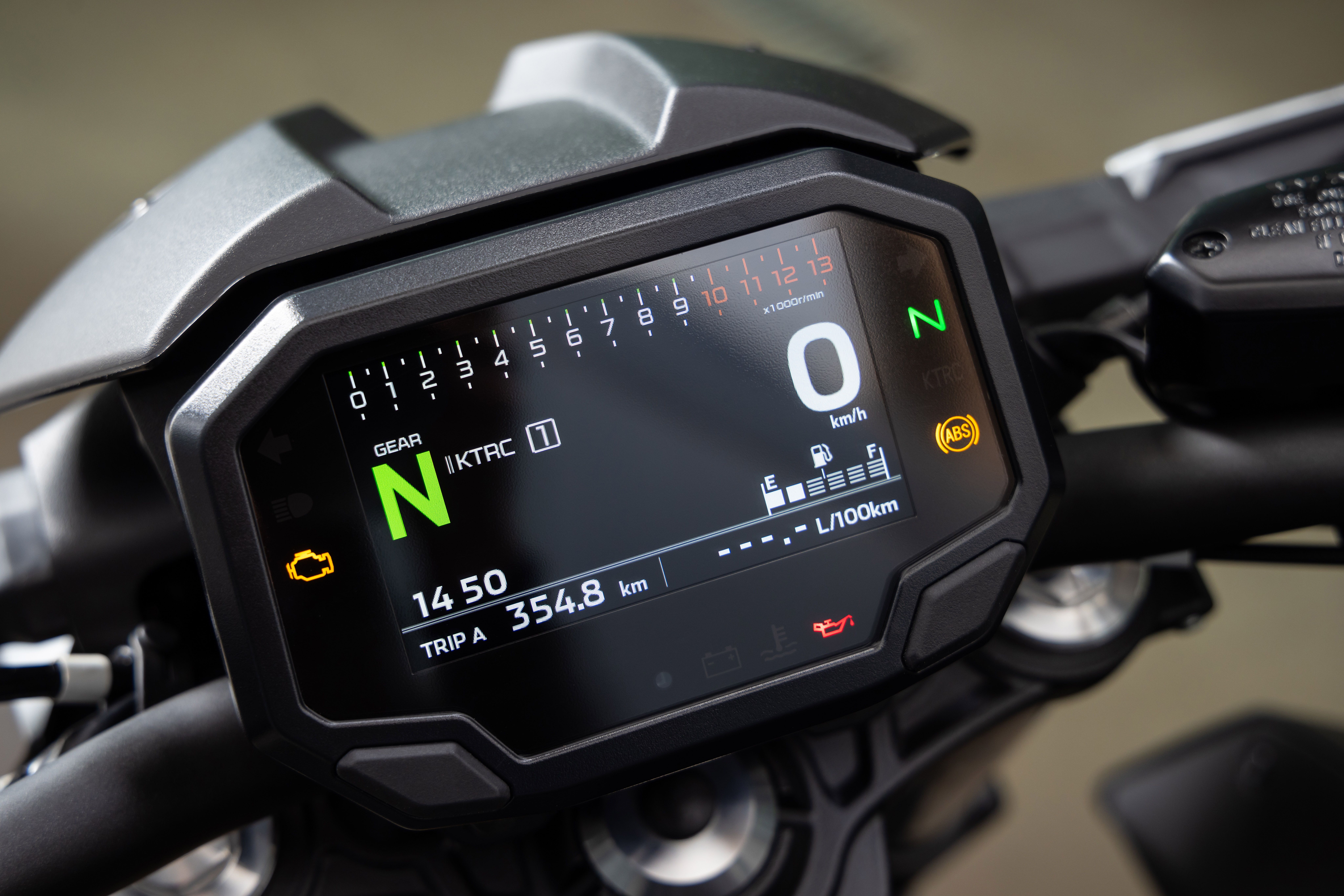 Kawasaki Z650S 2026 detalles (2)