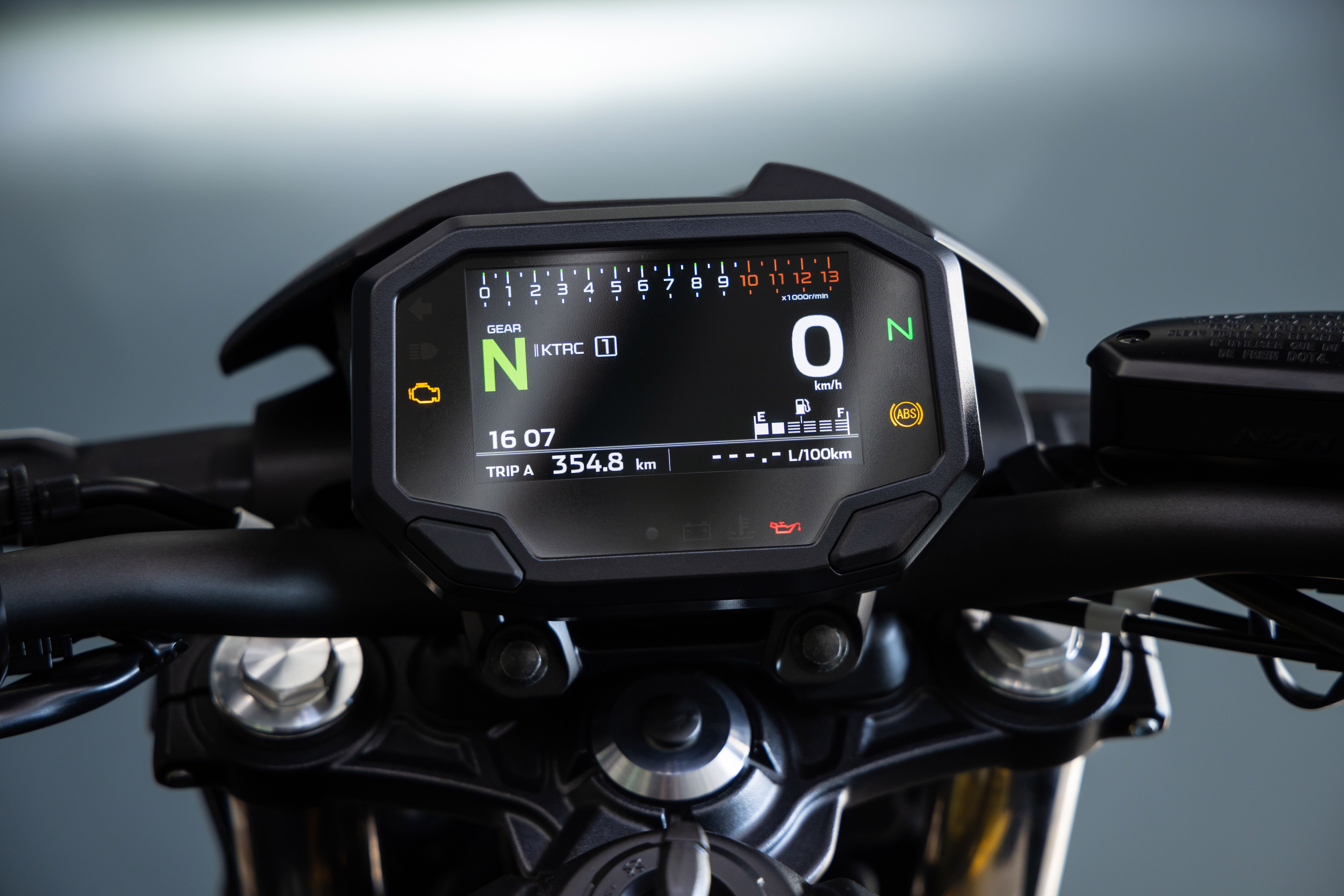 Kawasaki Z650S 2026 detalles (17)