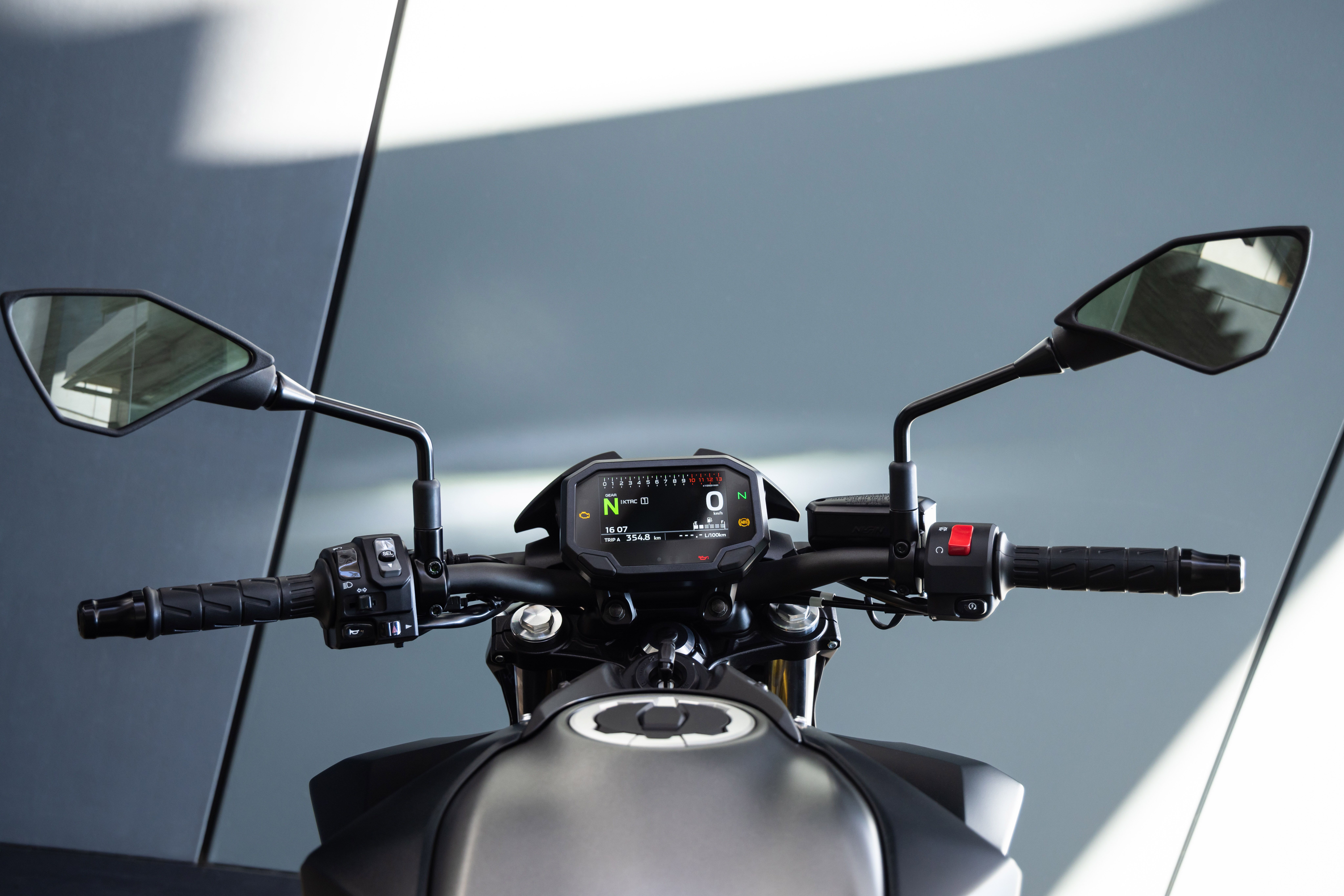 Kawasaki Z650S 2026 detalles (18)