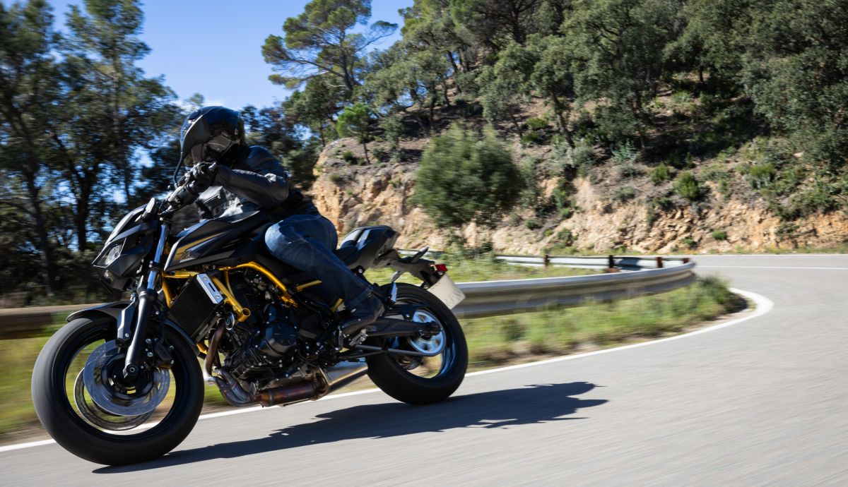 Kawasaki Z650S 2026 accion (15)