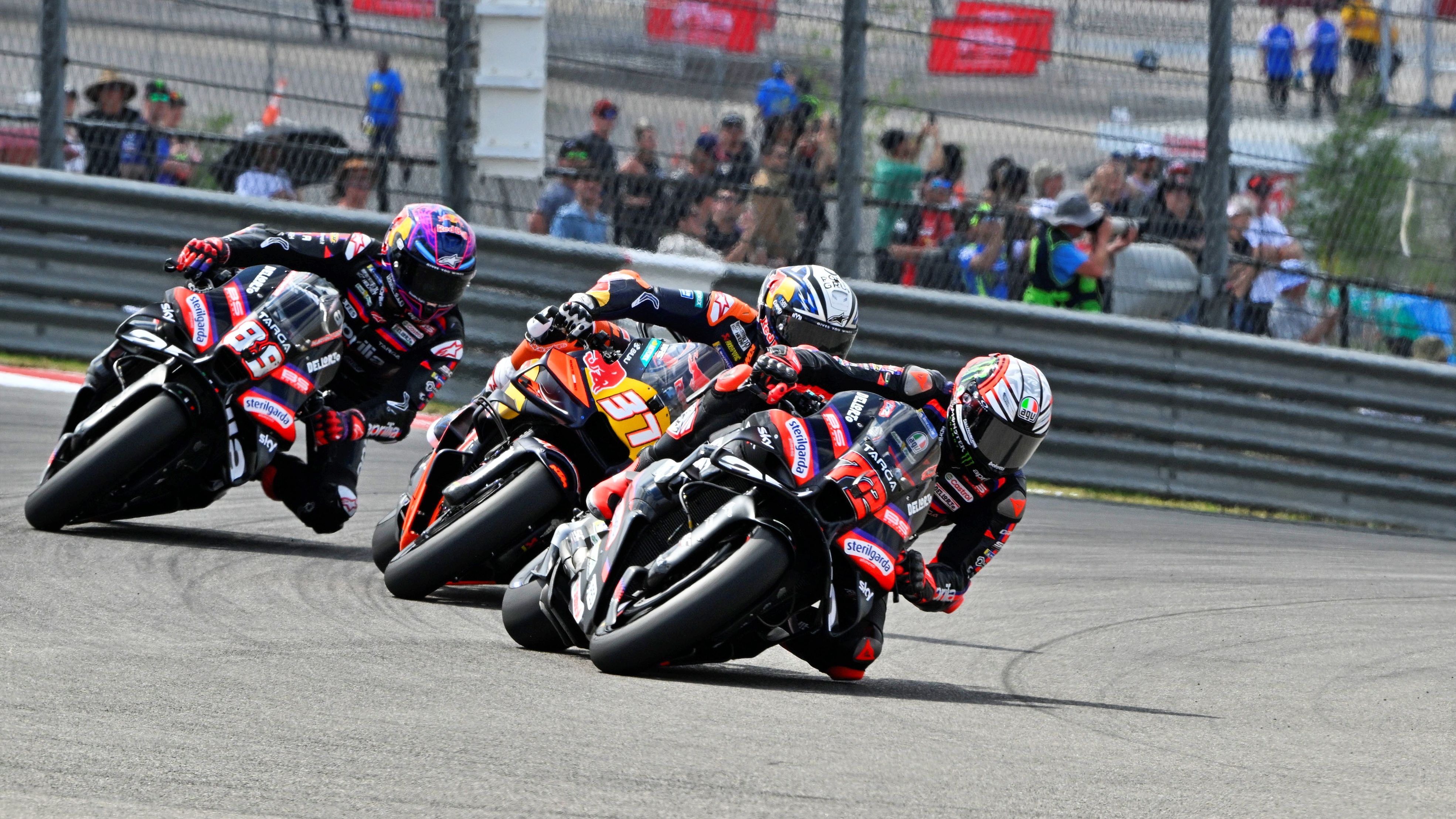 Marco Bezzecchi seguido por Pedro Acosta y Jorge Martín, MotoGP Estados Unidos 2026