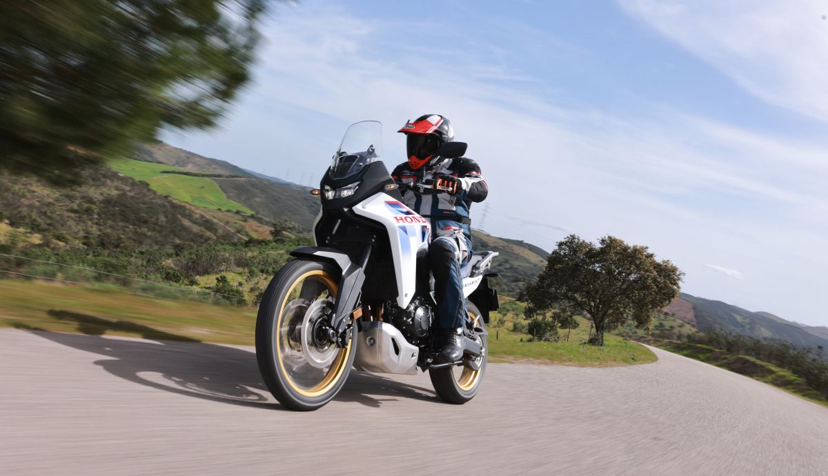 233843 Honda Transalp XL750 E Clutch YM26 3714 jpg