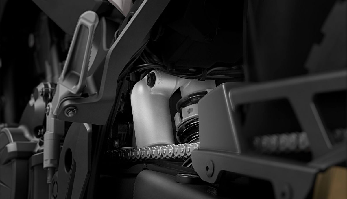 226748 555911 26YM Honda XL750 Transalp jpg