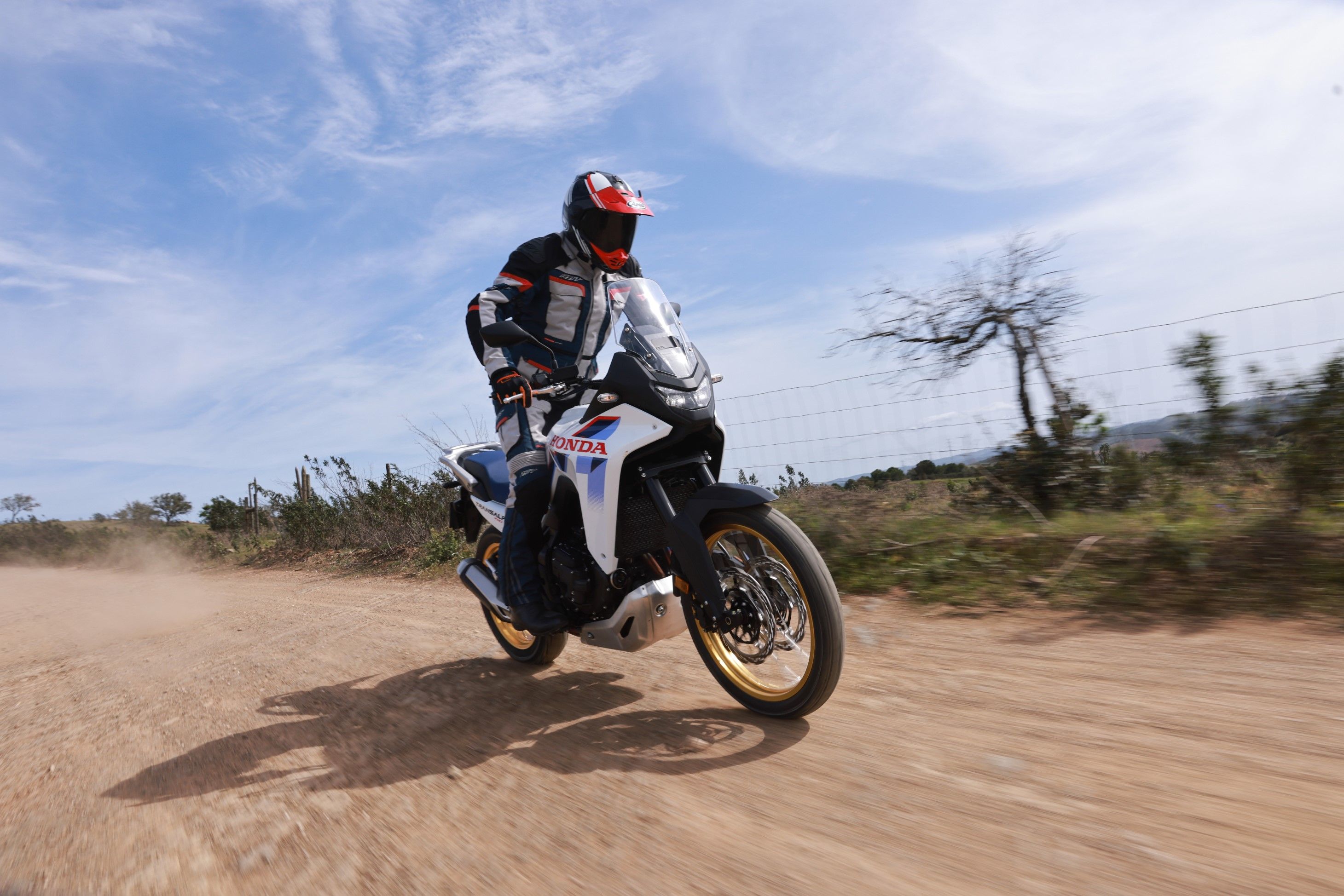 Fotos Honda XL 750  Transalp E-Clutch 2026