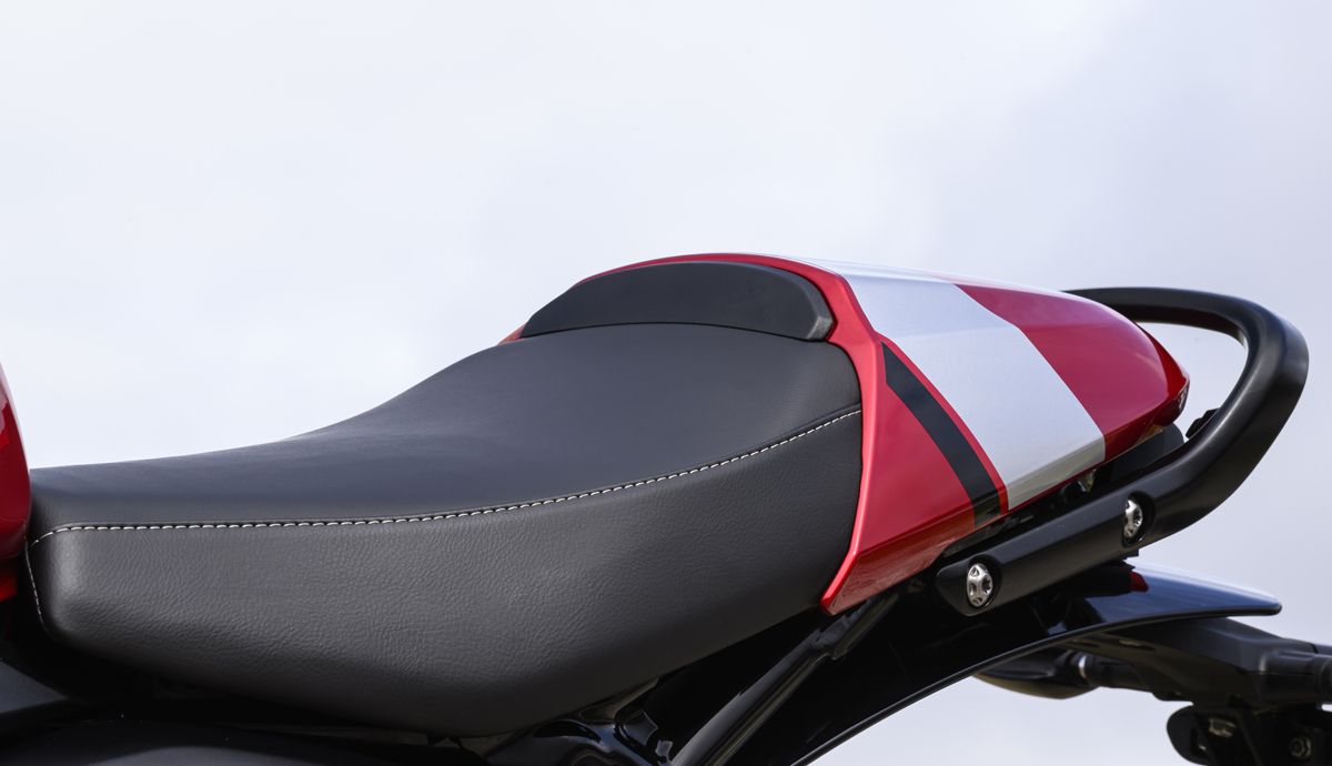 Triumph Thruxton 400 2026 detalles (3)