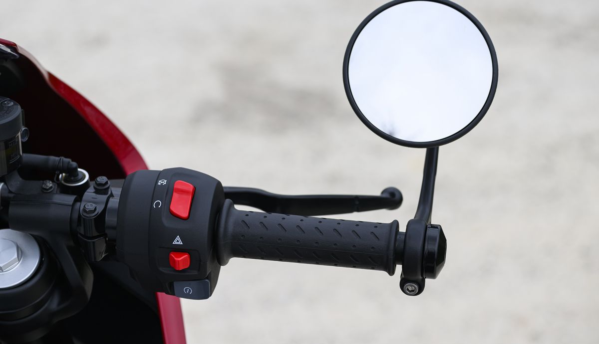 Triumph Thruxton 400 2026 detalles (6)