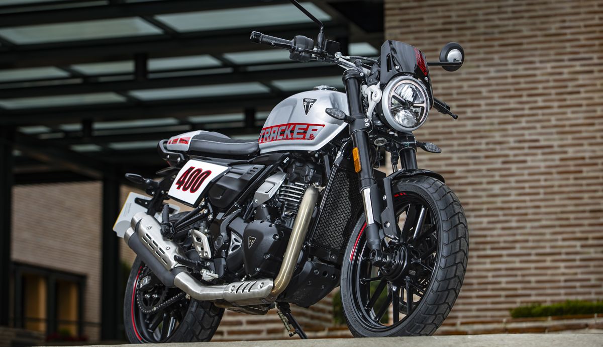 Triumph Tracker 400 2026 estatica (5)
