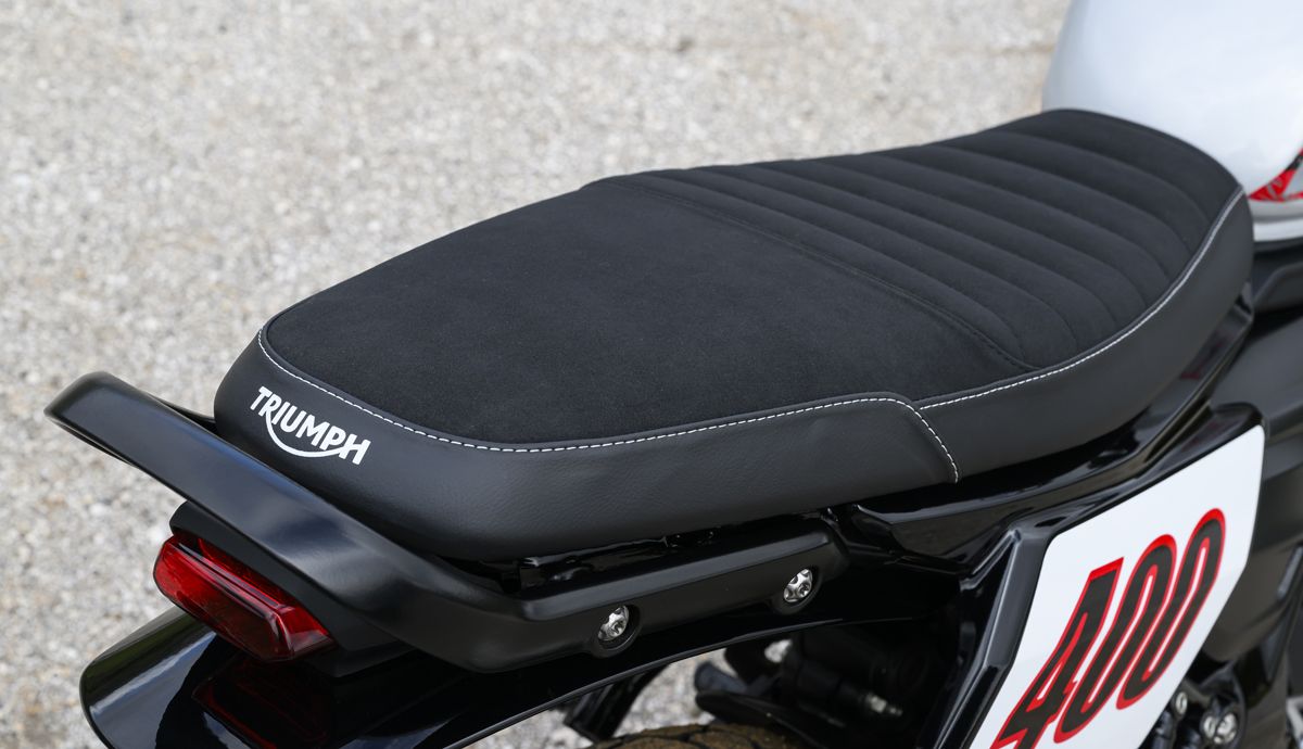 Triumph Tracker 400 2026 detalles (6)
