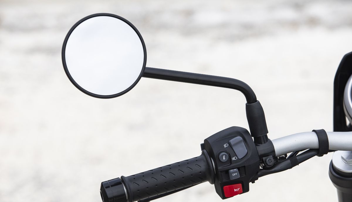 Triumph Tracker 400 2026 detalles (9)