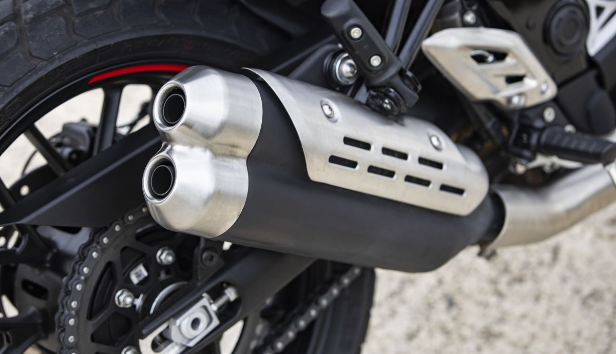 Triumph Tracker 400 2026 detalles (14)