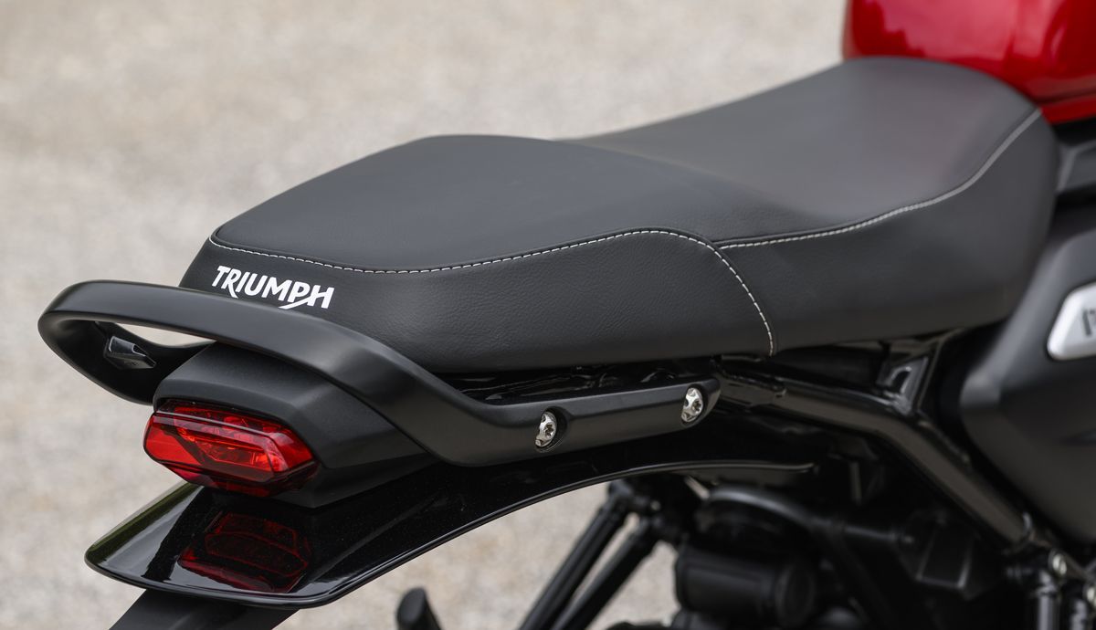 Triumph Thruxton 400 2026 detalles (17)