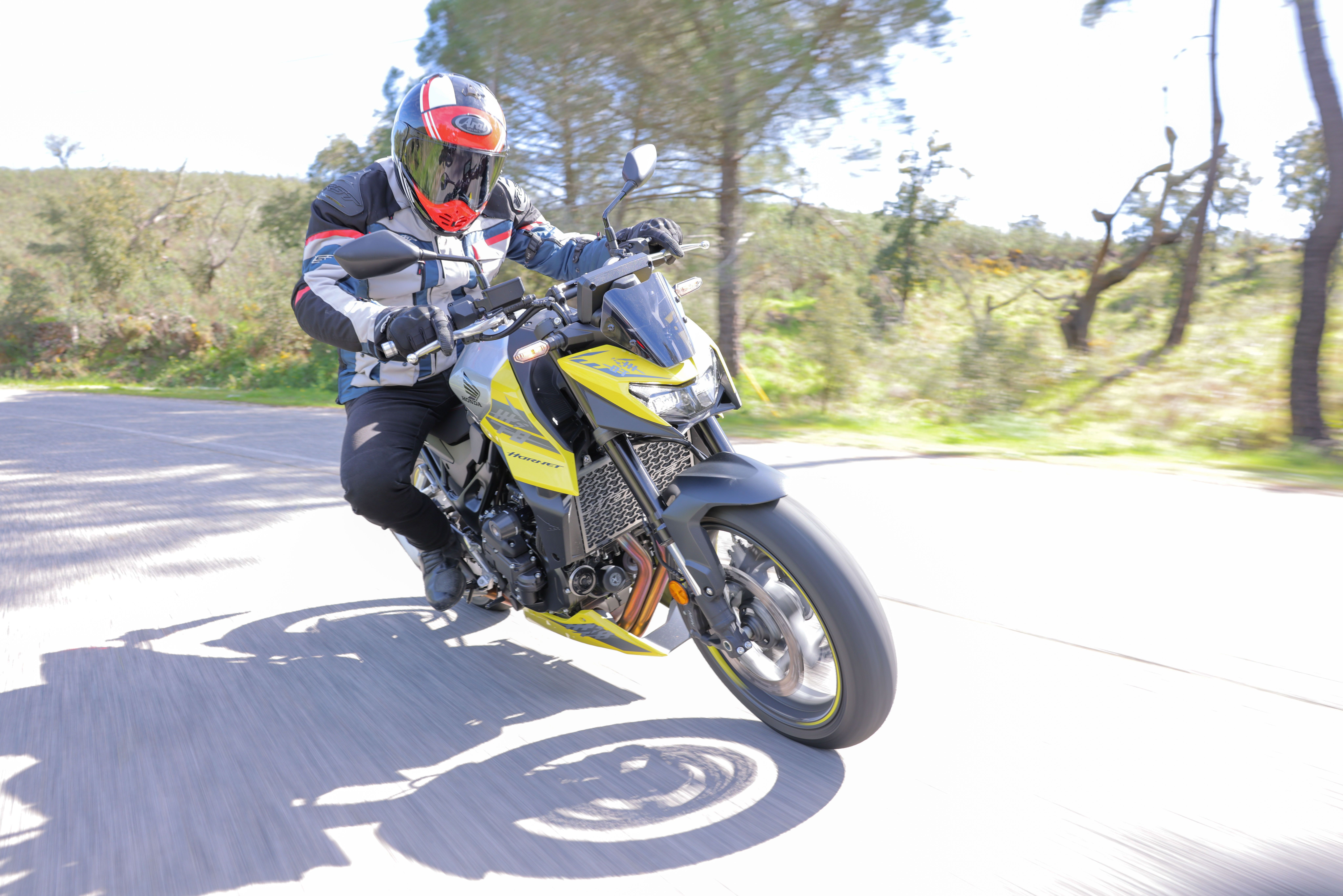 Fotos Honda Hornet 750  E-Clutch 2026