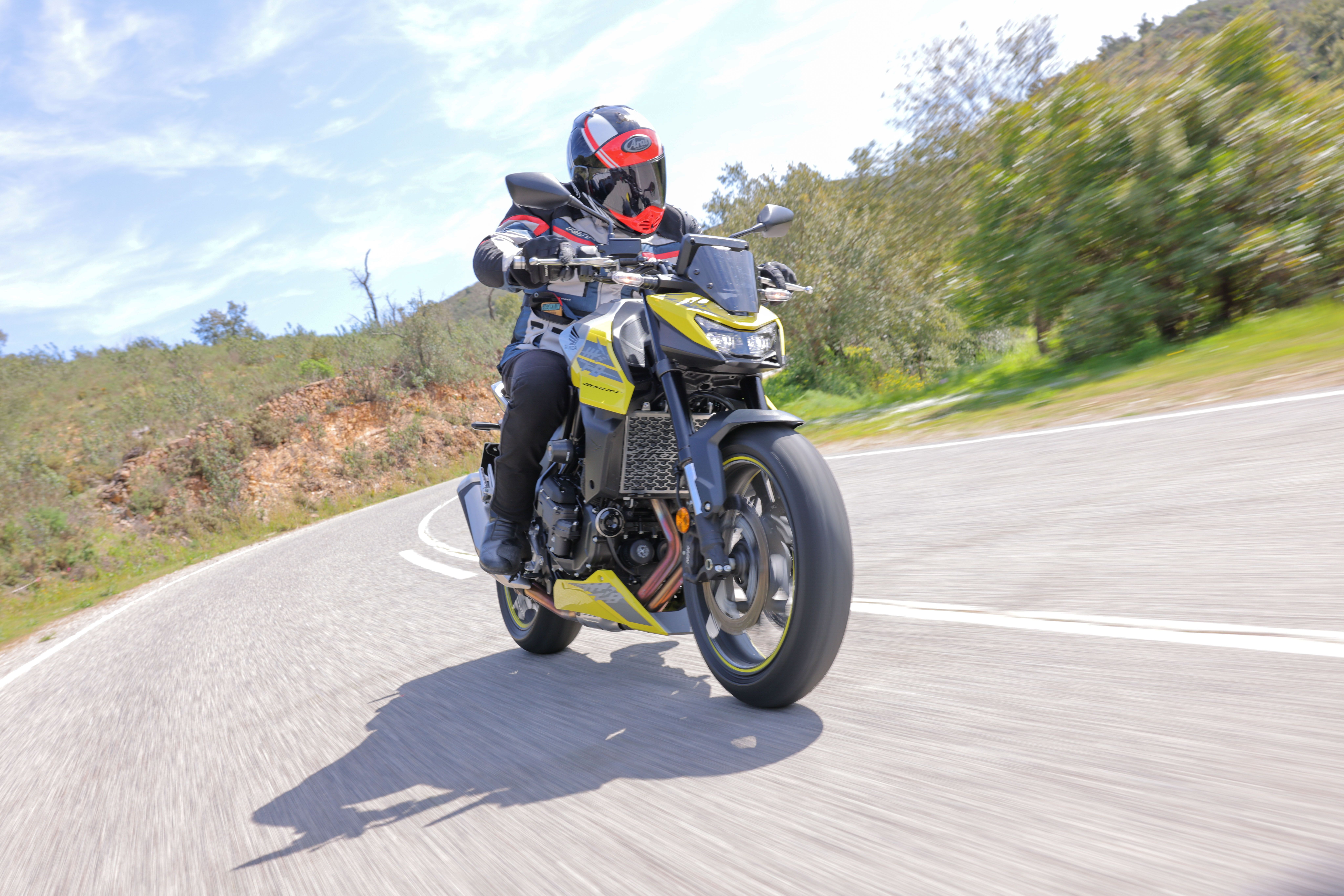 Fotos Honda Hornet 750  E-Clutch 2026