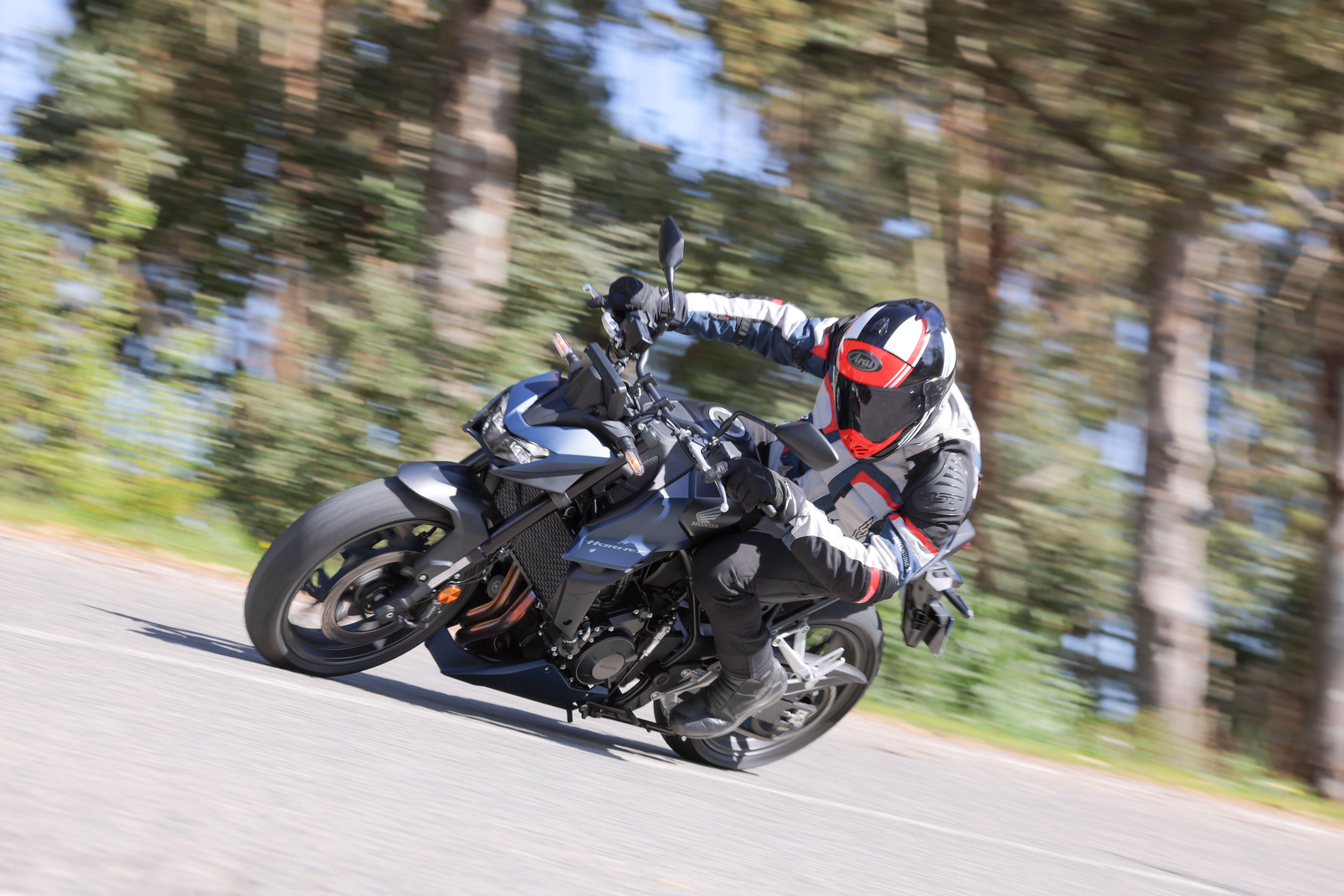 Fotos Honda Hornet 750  E-Clutch 2026