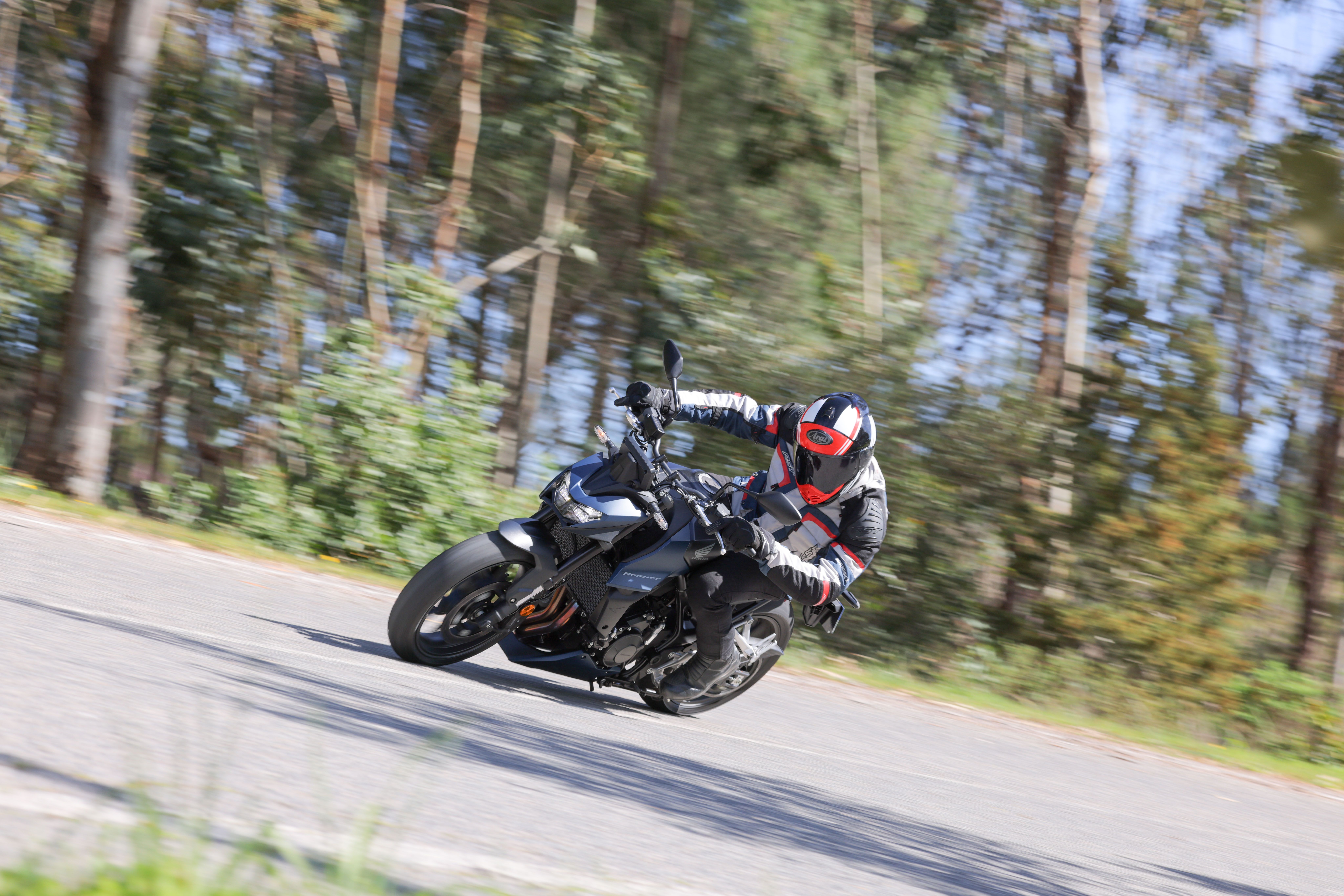 Fotos Honda Hornet 750  E-Clutch 2026