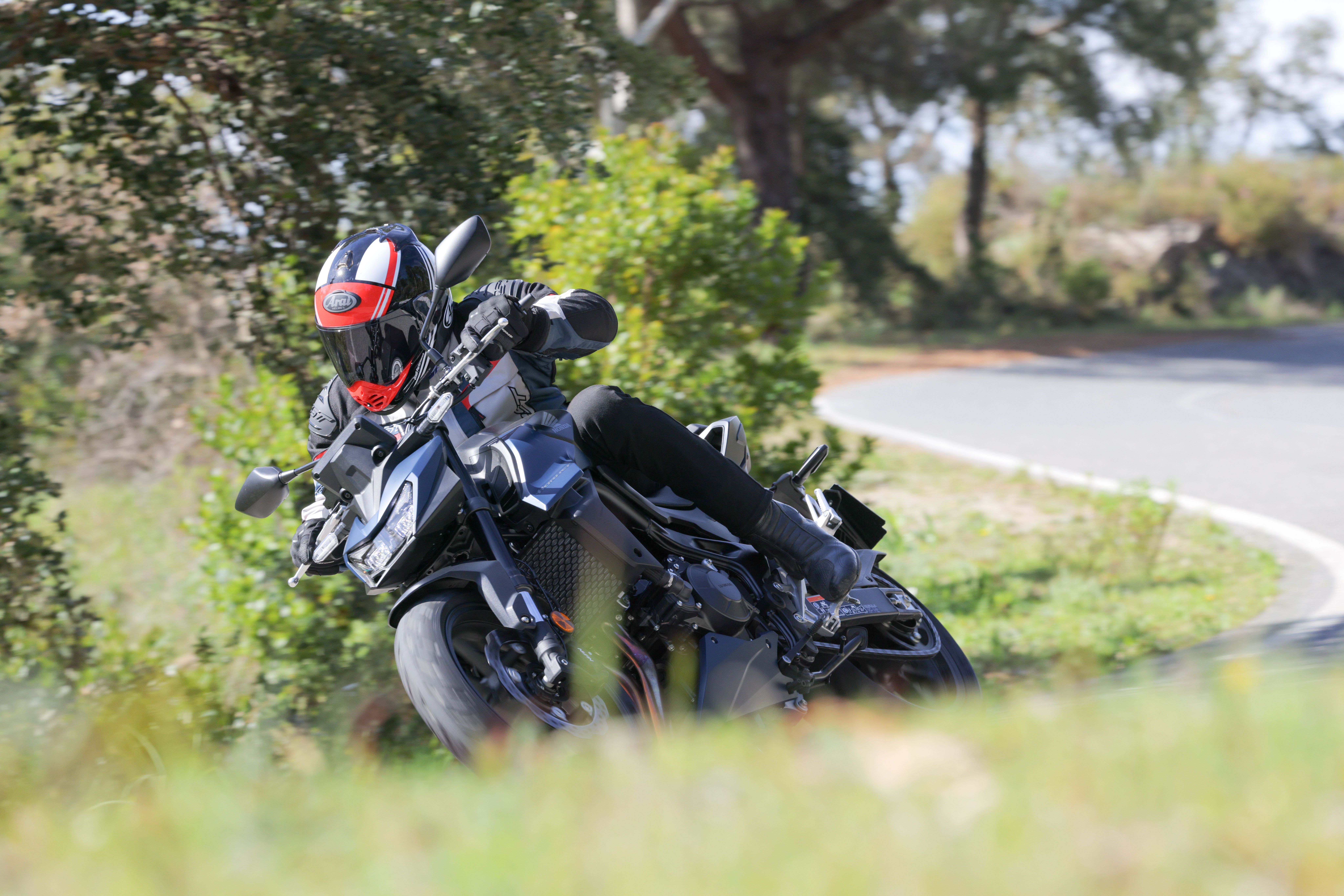 Fotos Honda Hornet 750  E-Clutch 2026