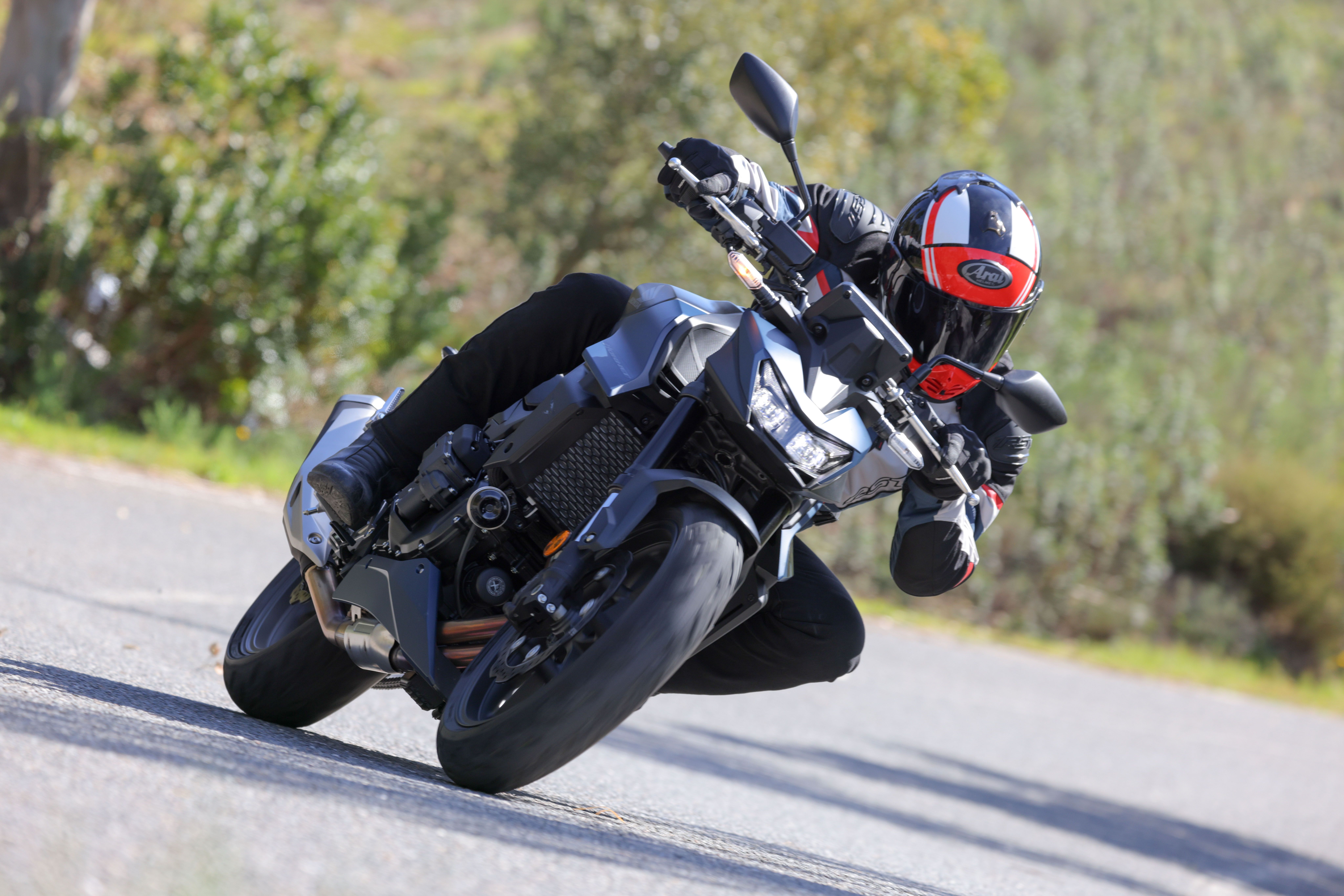 Fotos Honda Hornet 750  E-Clutch 2026