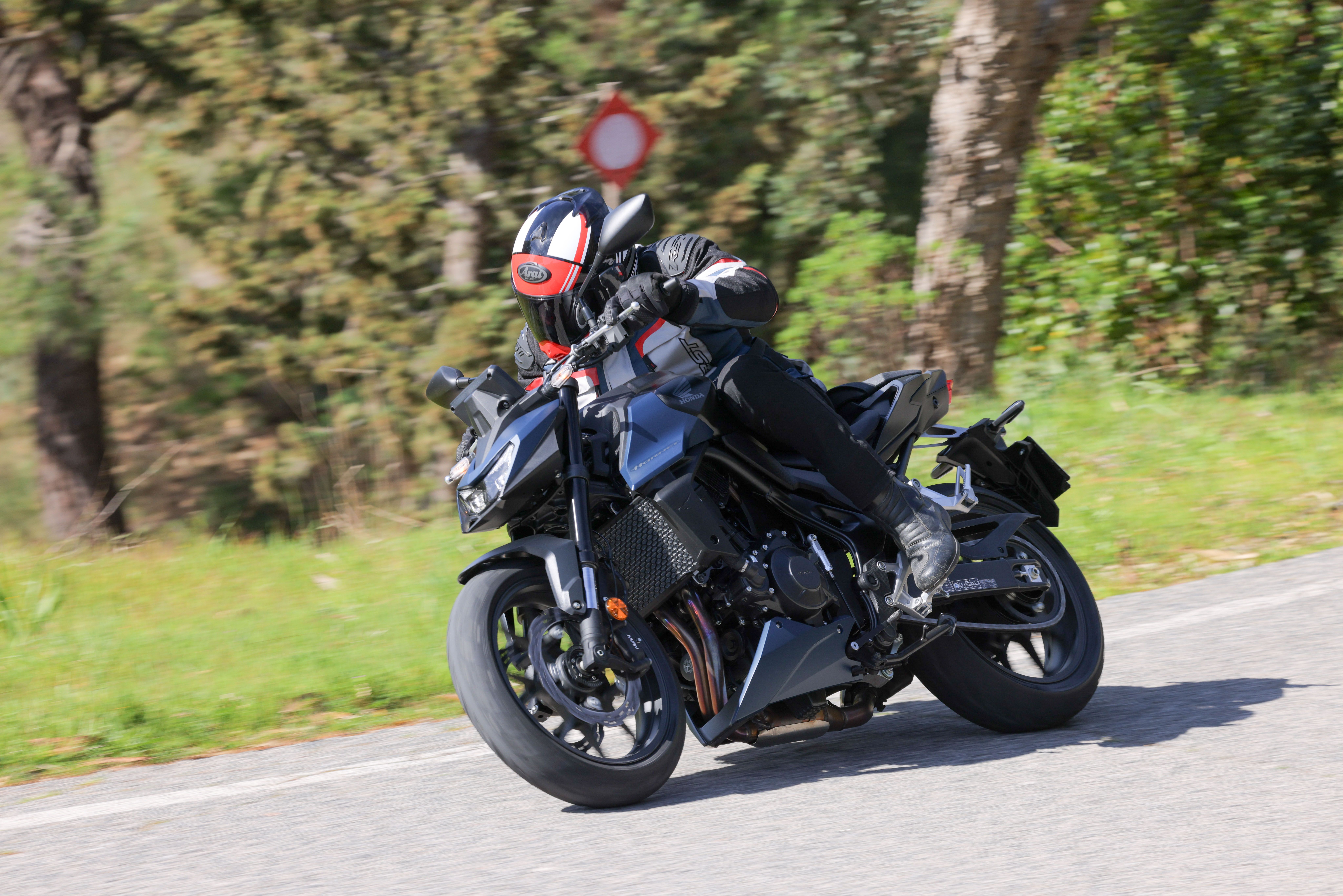 Fotos Honda Hornet 750  E-Clutch 2026