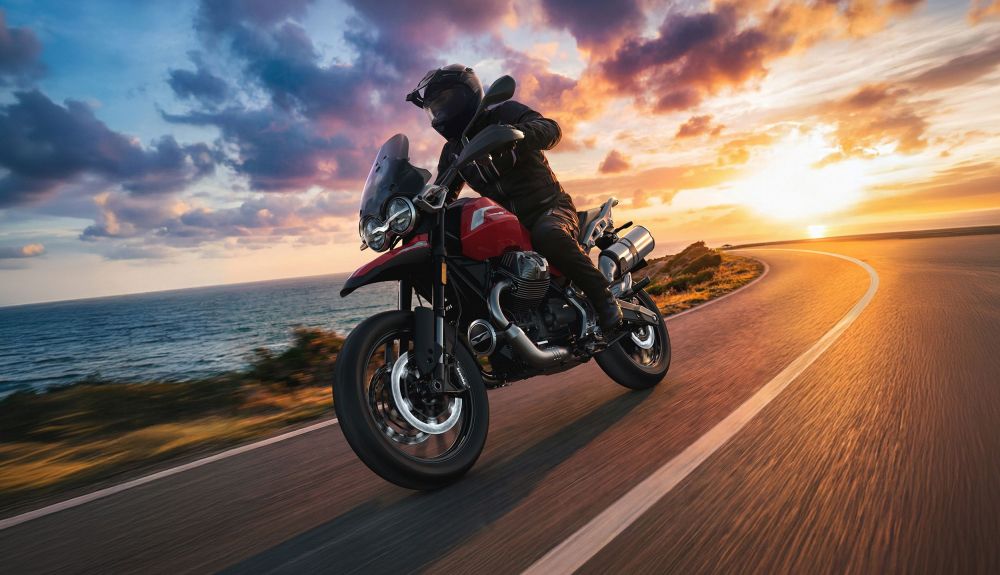 Moto Guzzi V85 Strada