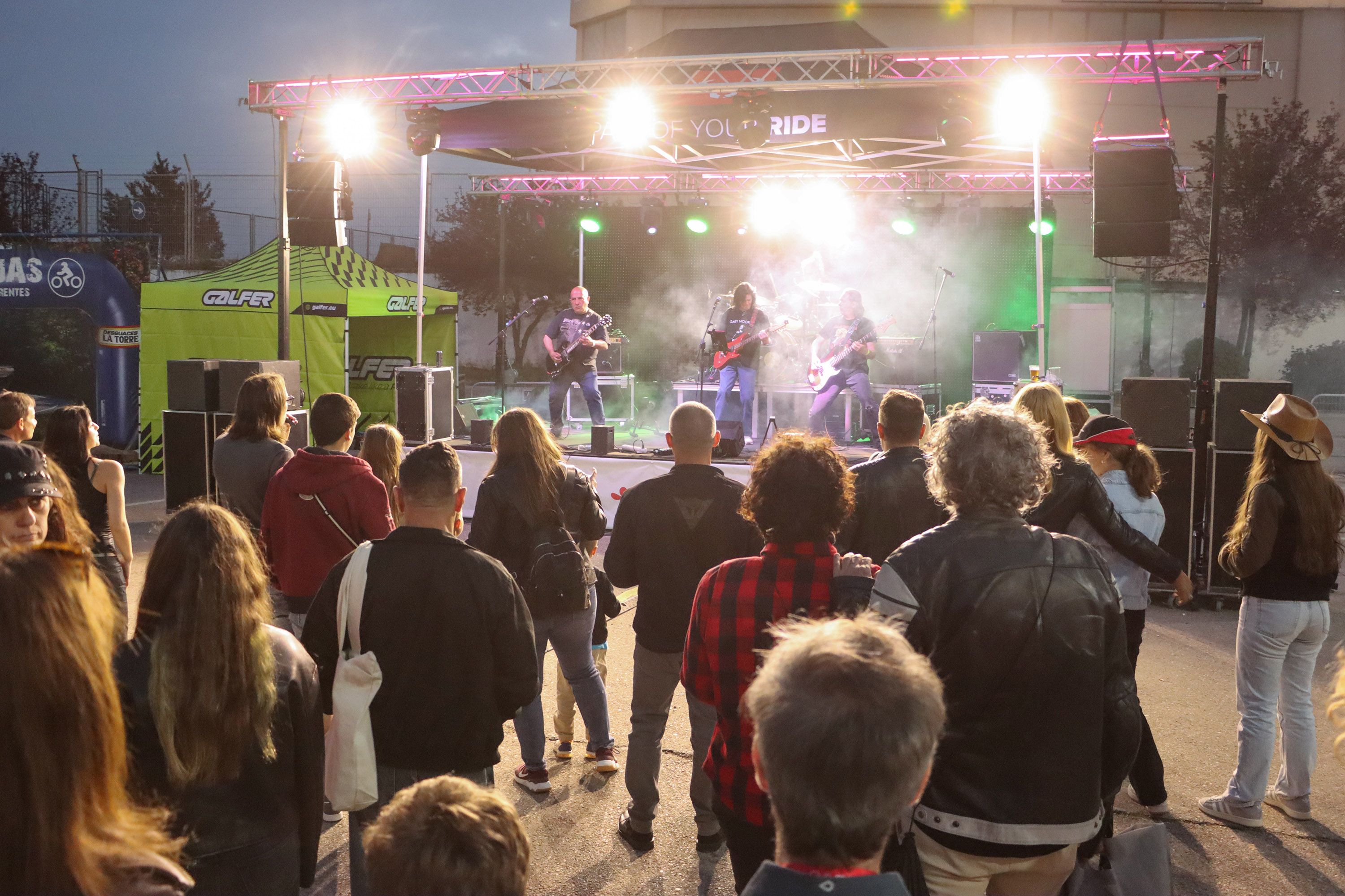 MXM26   Musica en vivo