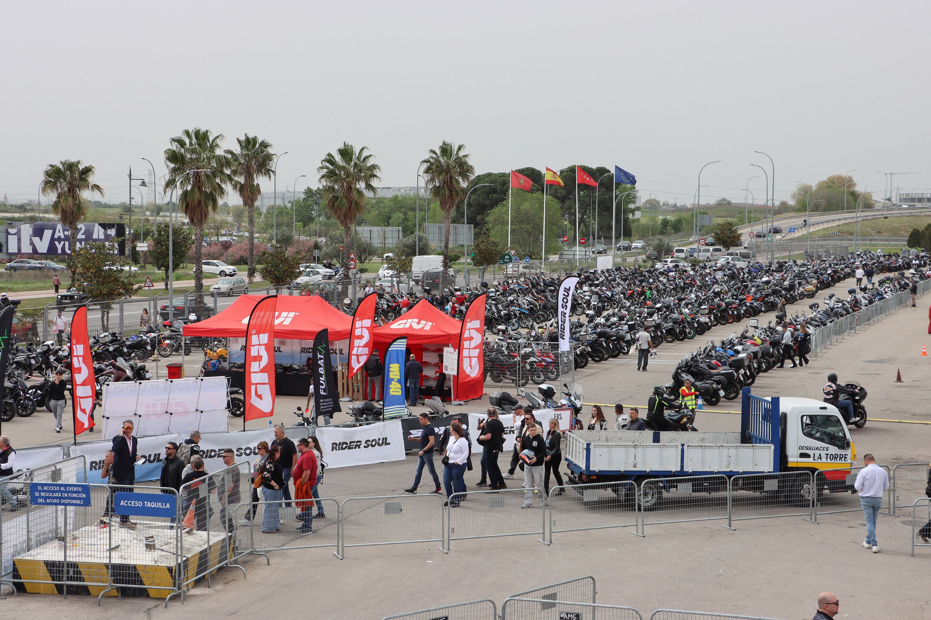 MXM26   parking general