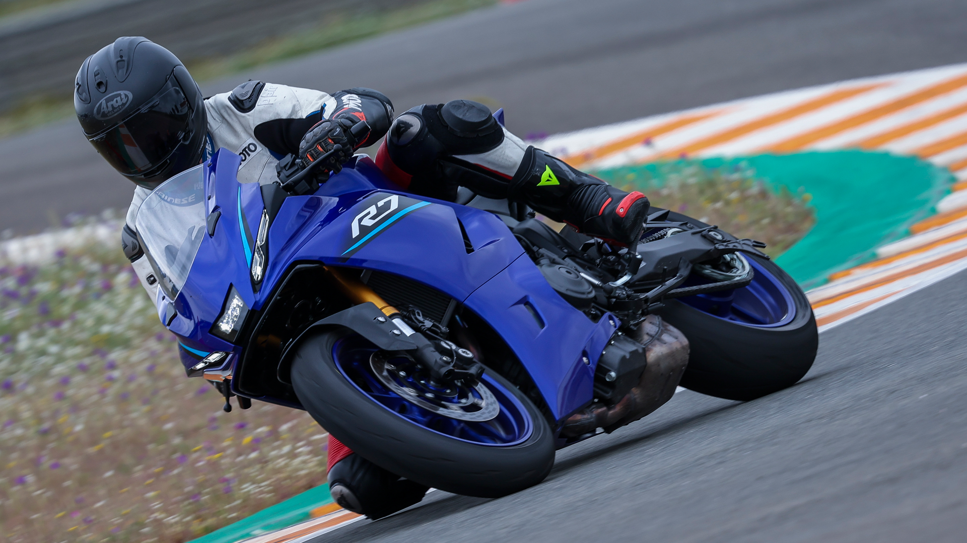 Yamaha R7 2026 Accion (1)