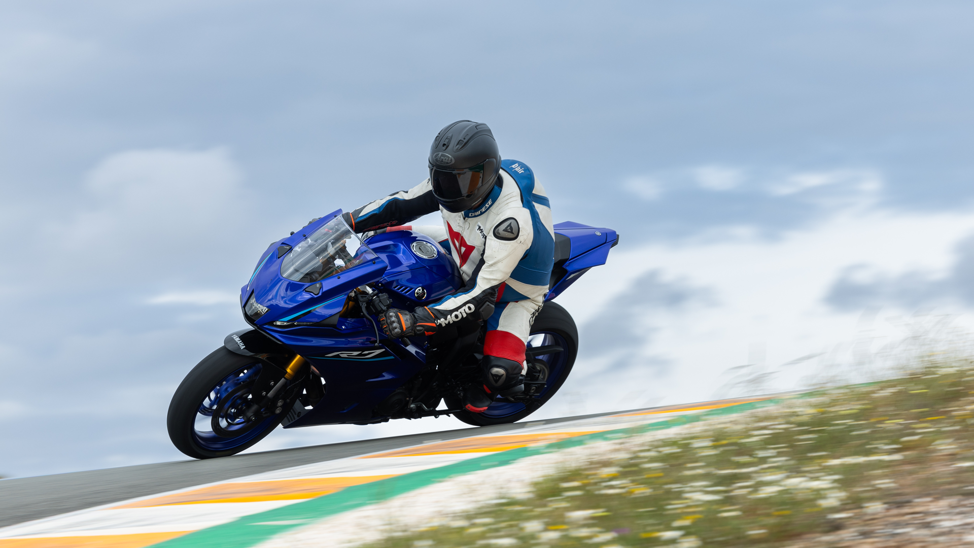 Yamaha R7 2026 Accion (9)