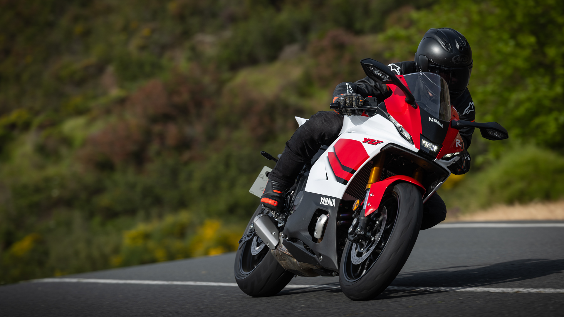 Yamaha R7 2026 Accion (10)