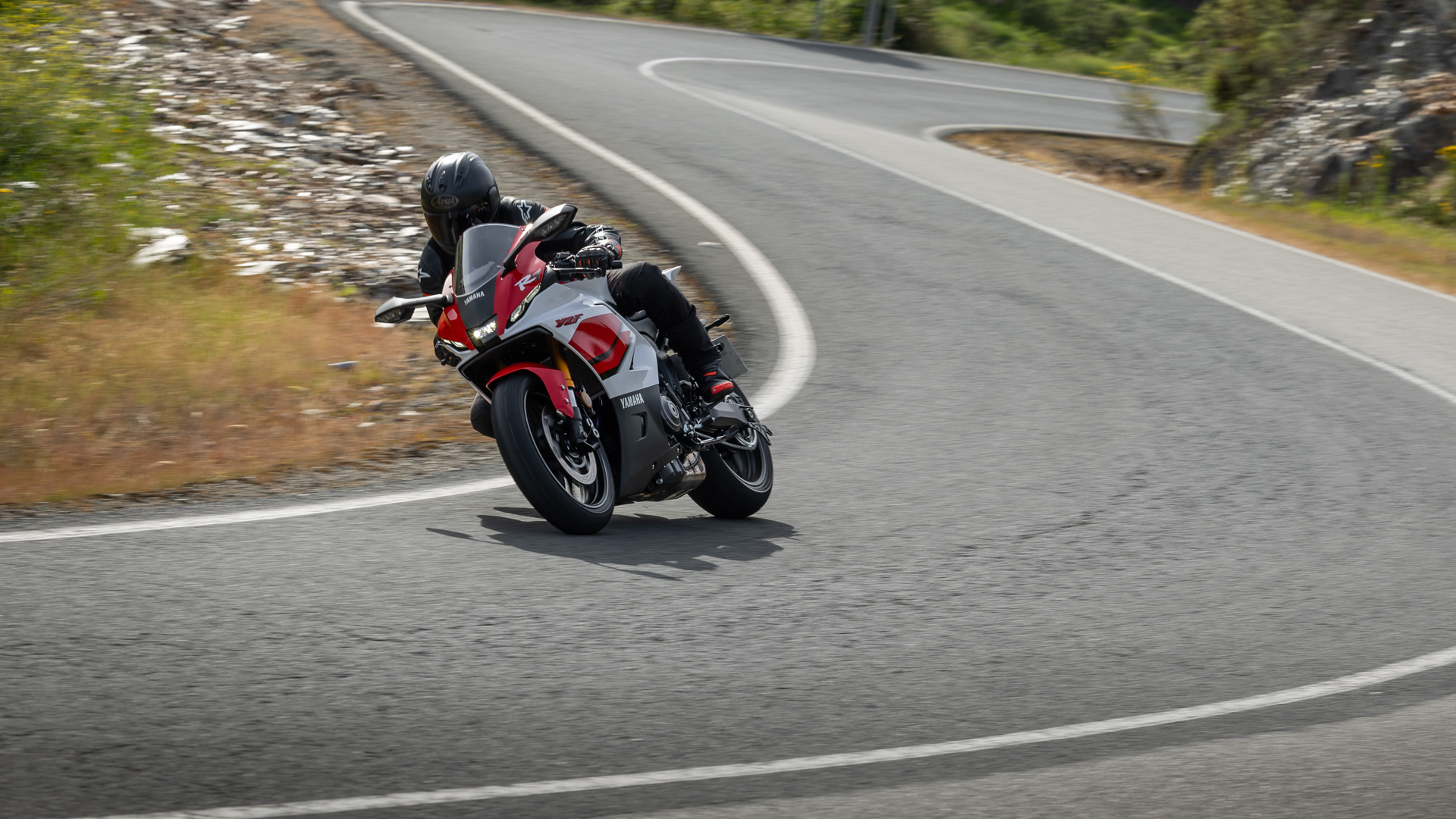 Yamaha R7 2026 Accion (11)