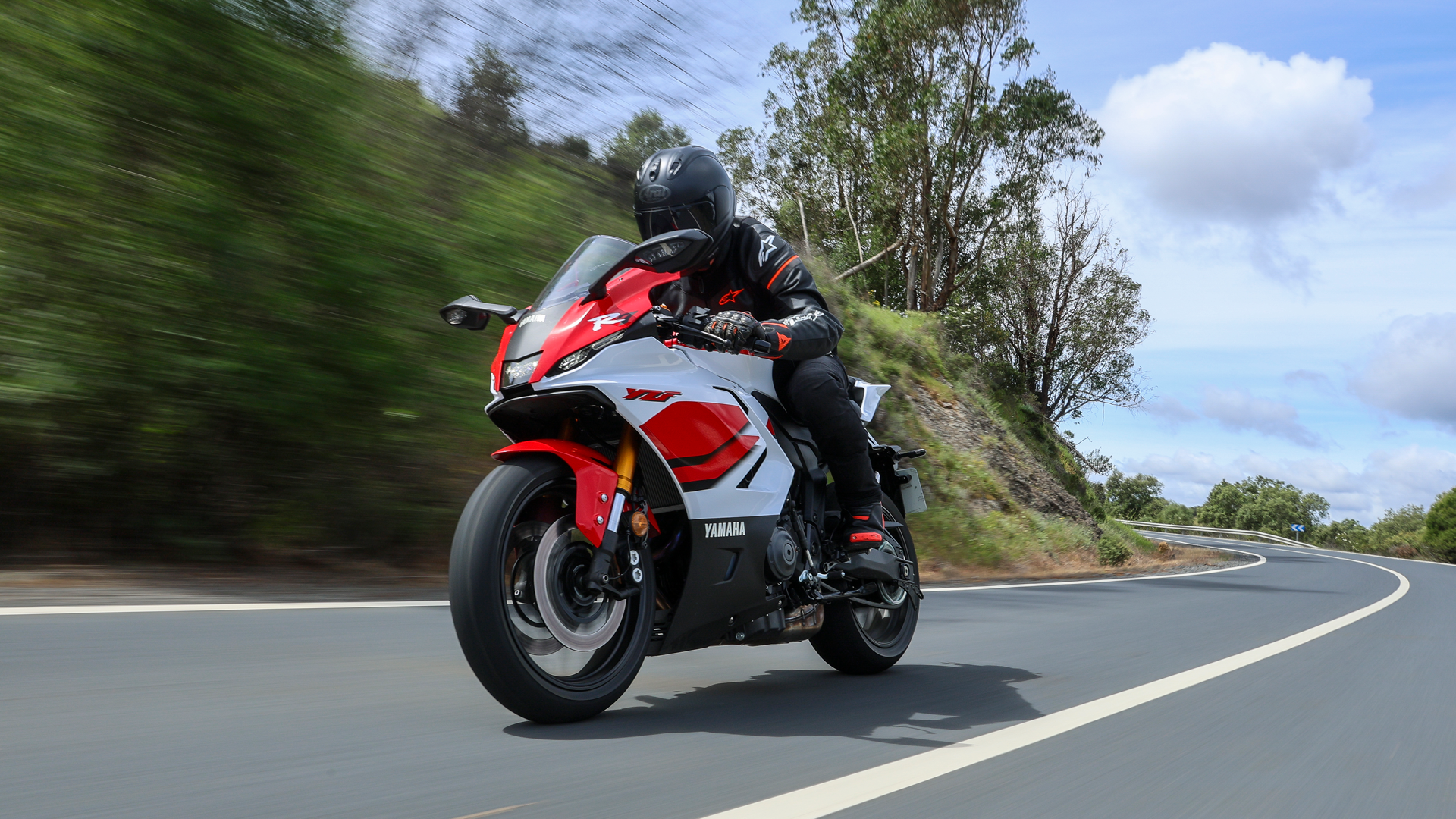 Yamaha R7 2026 Accion (17)