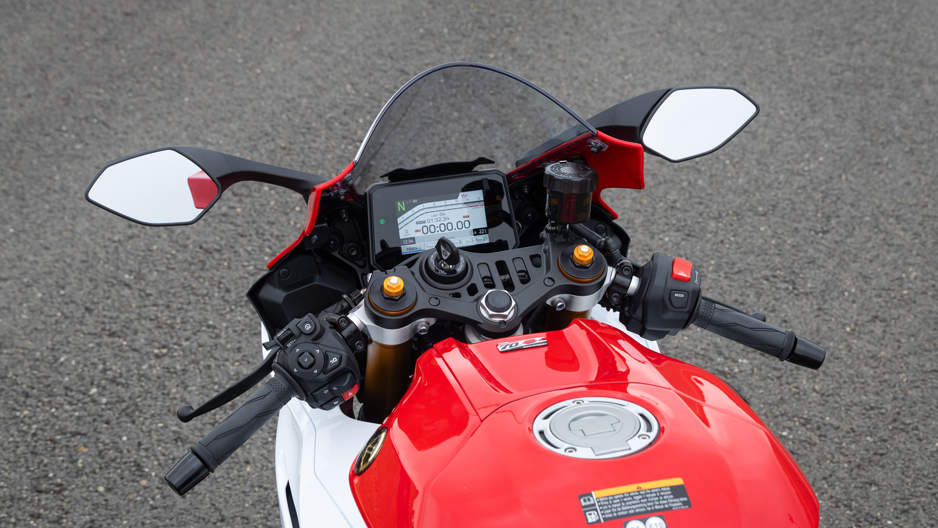 Yamaha R7 2026 Detalles (8)