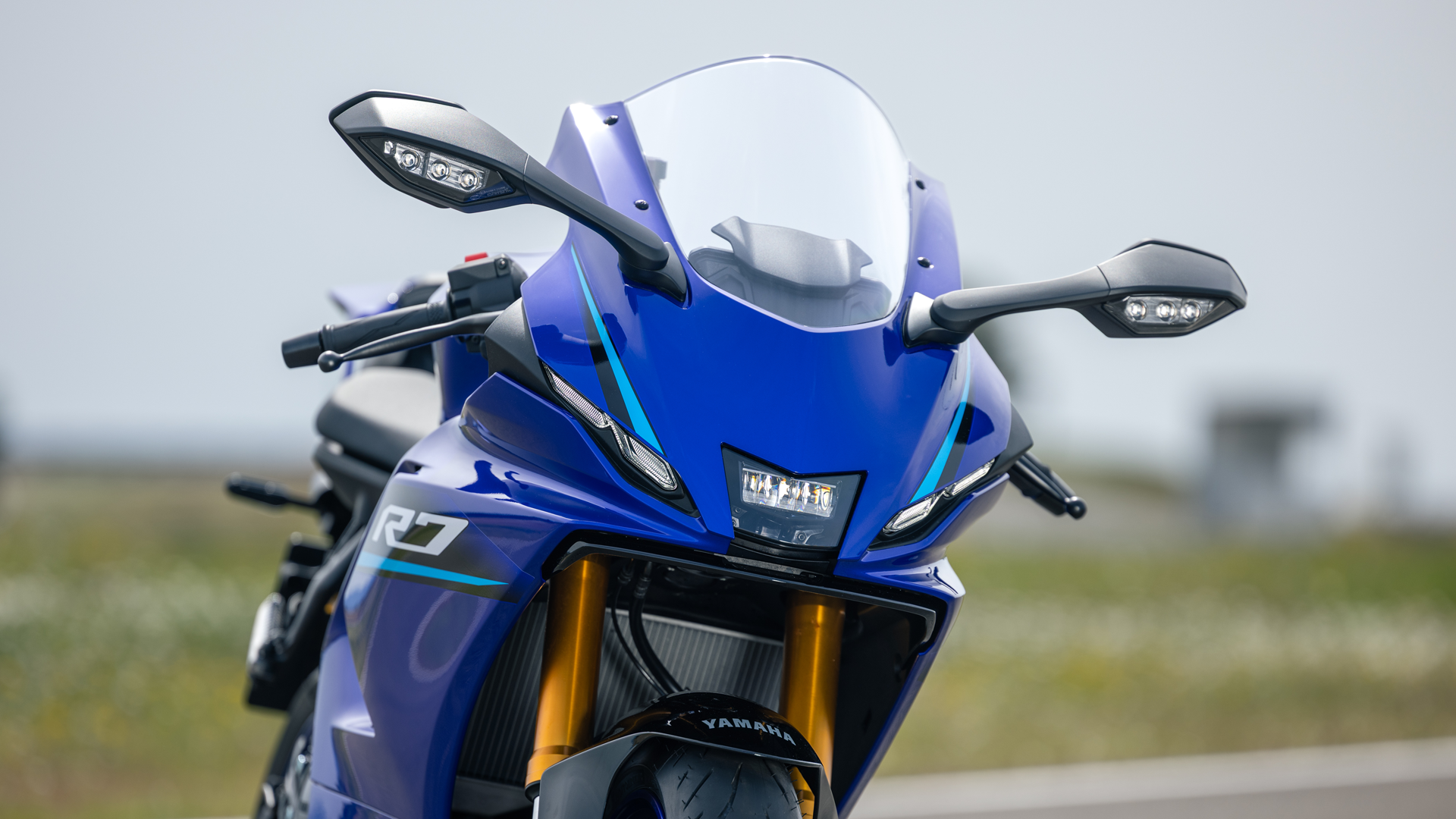 Yamaha R7 2026 Detalles (9)