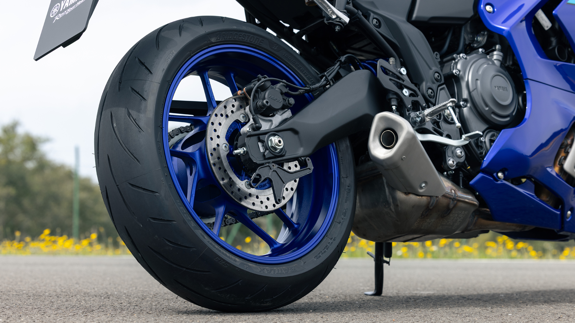 Yamaha R7 2026 Detalles (15)