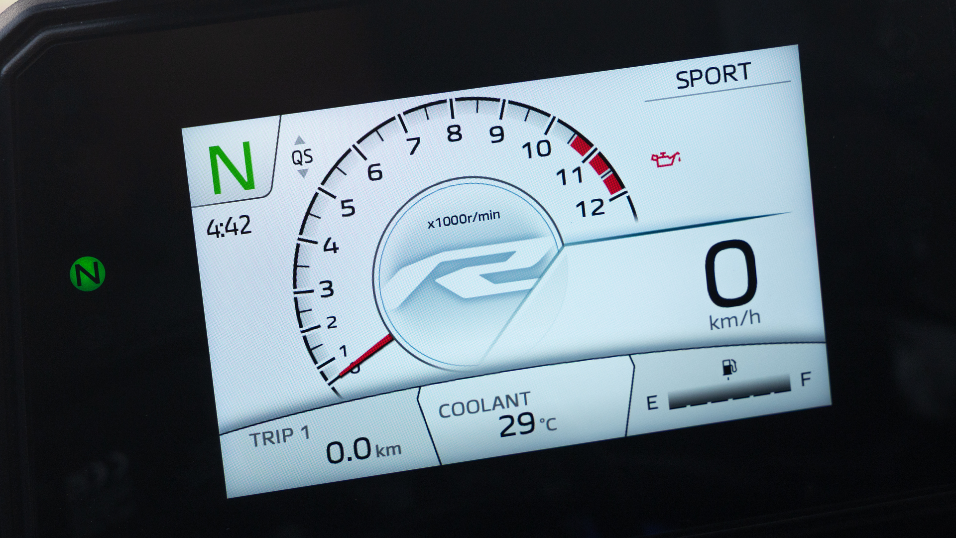 Yamaha R7 2026 Detalles (31)