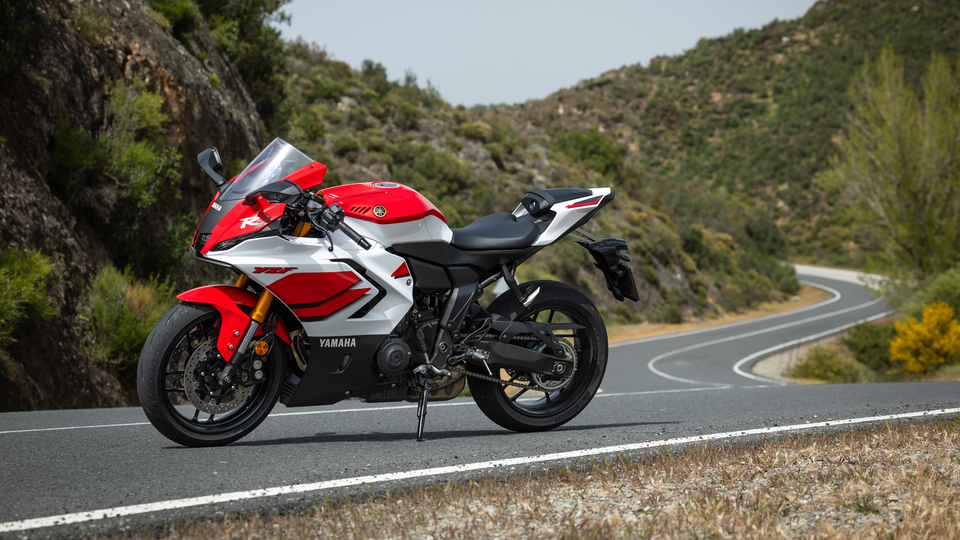 Yamaha R7 2026 Estatica (1)