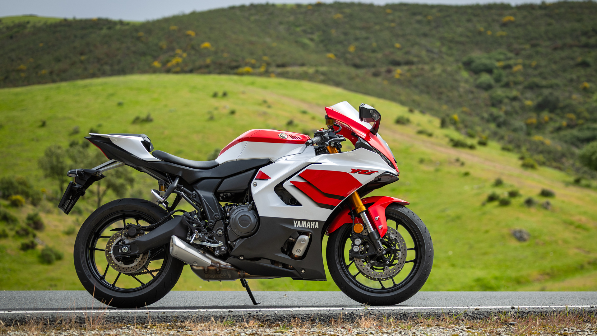 Yamaha R7 2026 Estatica (2)