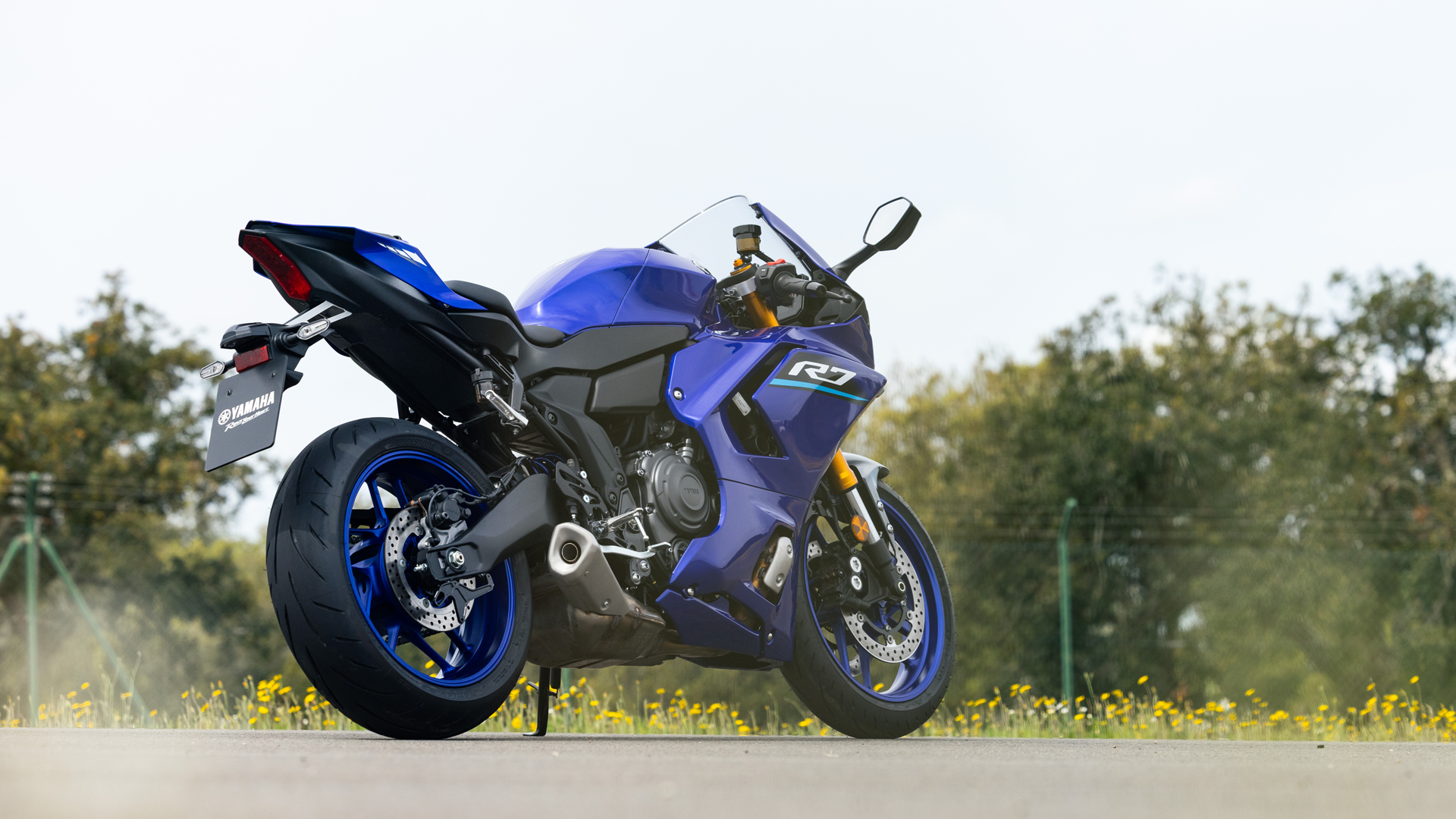 Yamaha R7 2026 Estatica (4)