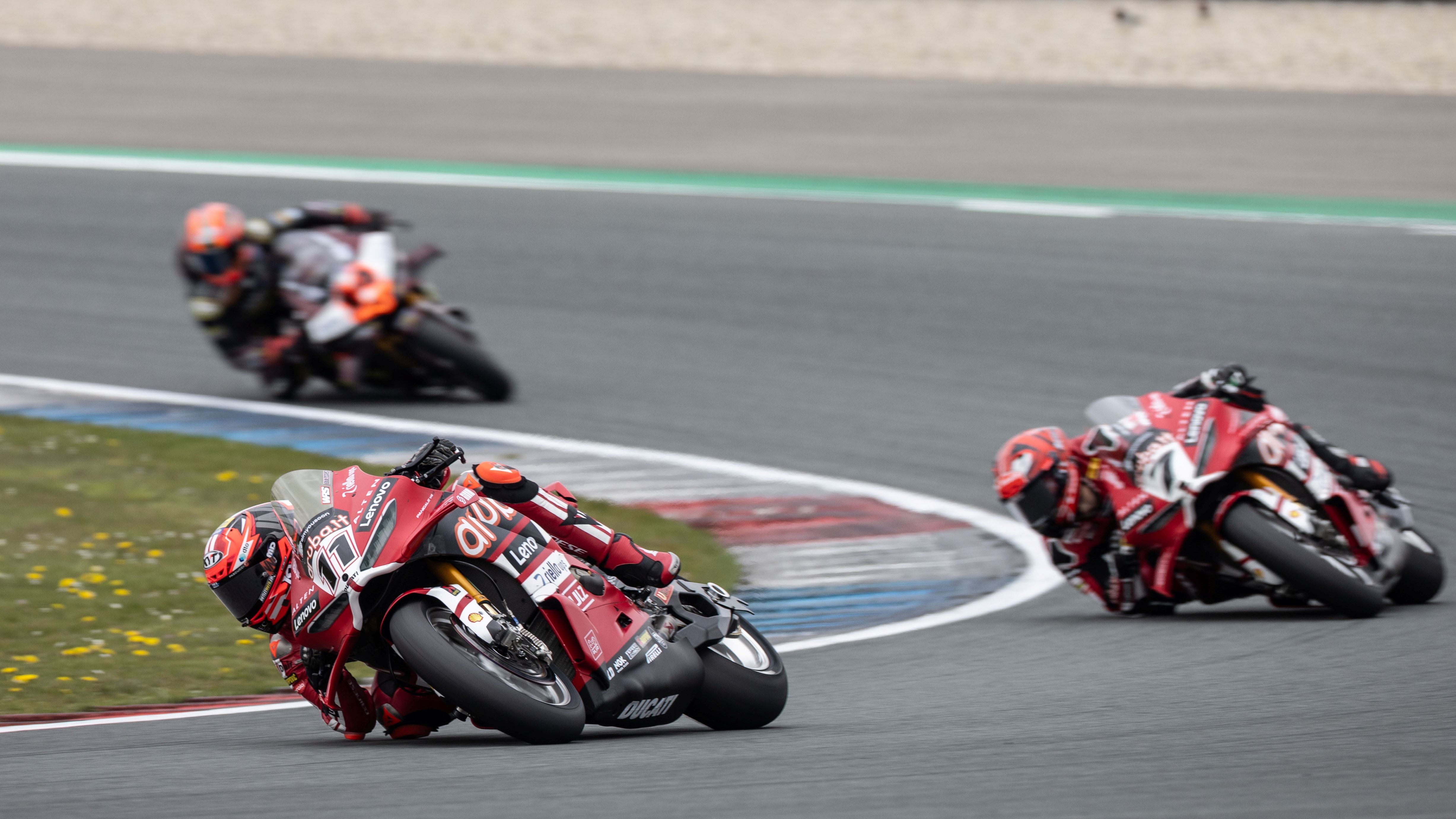 Nicolò Bulega ha vuelto a ganar ante Iker Lecuona y Sam Lowes