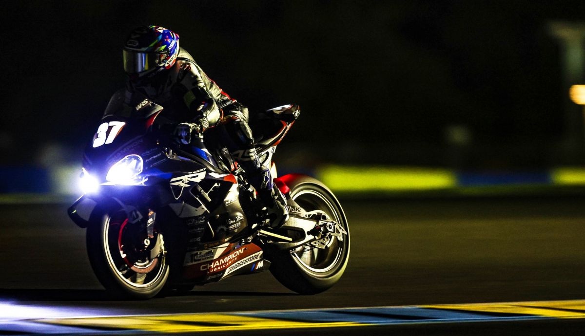 BMW lideró toda noche de las 24 heures motos 2026