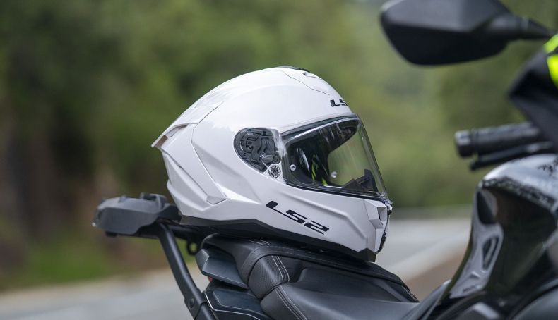 ls2 challenger ii 01 2 790x454