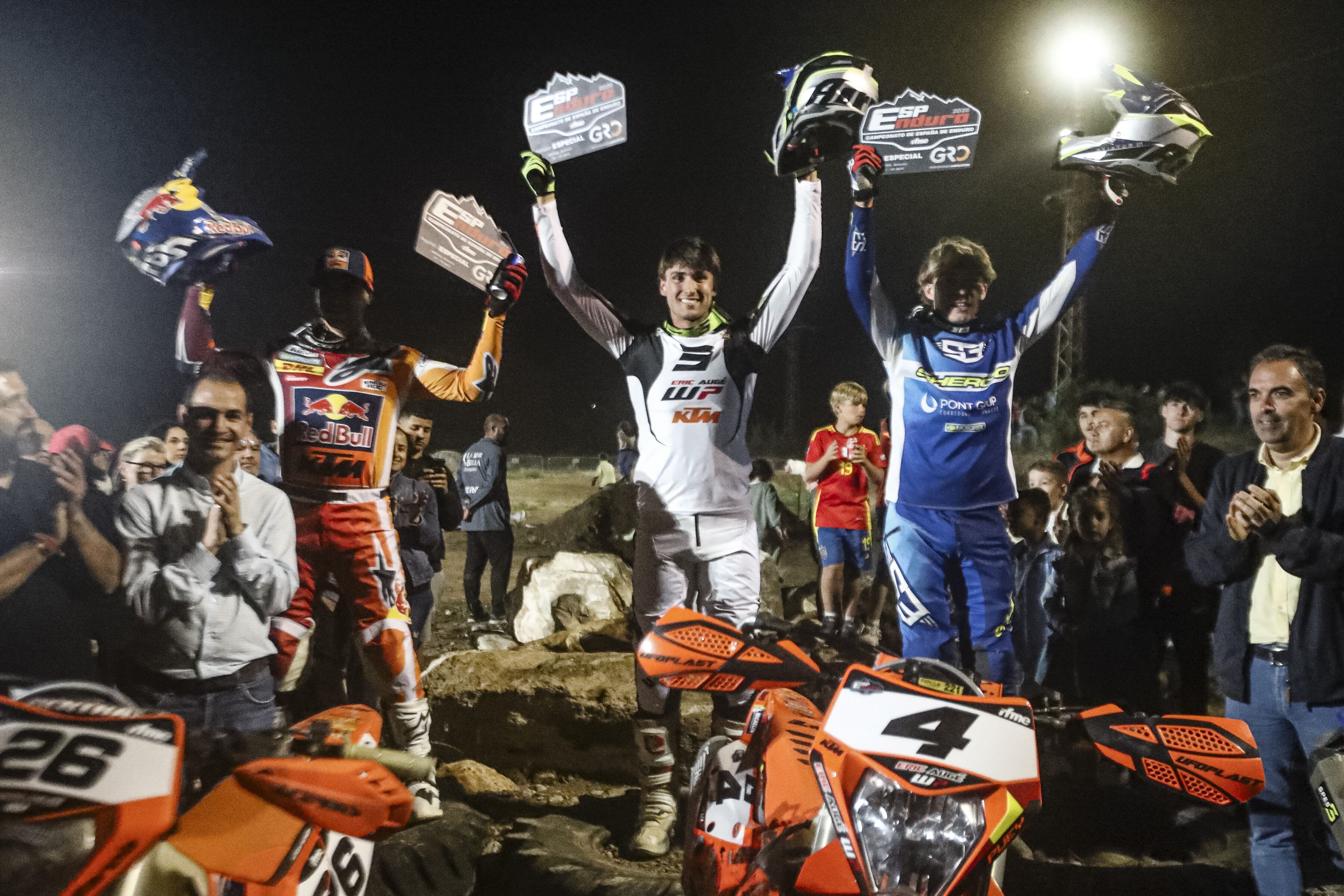 podium supertestgro 260417 CEE Antas 1108